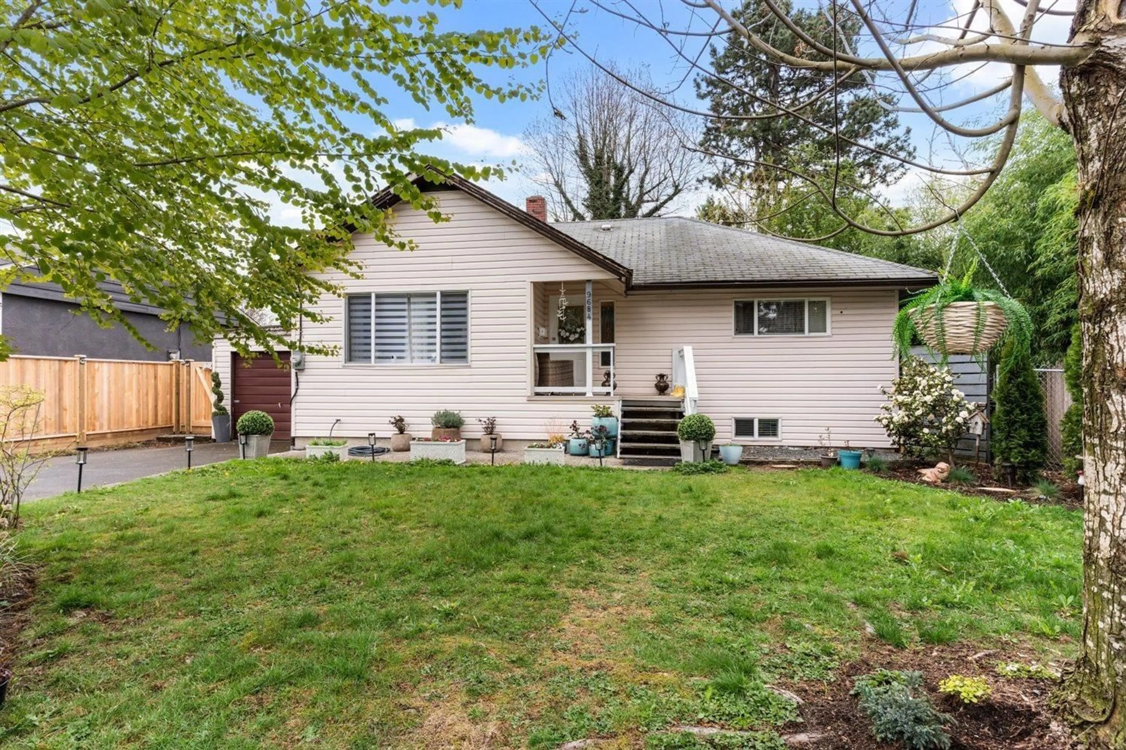 Home with vinyl exterior material, street for 9684 MAURICE STREET, Chilliwack British Columbia V2P5B7