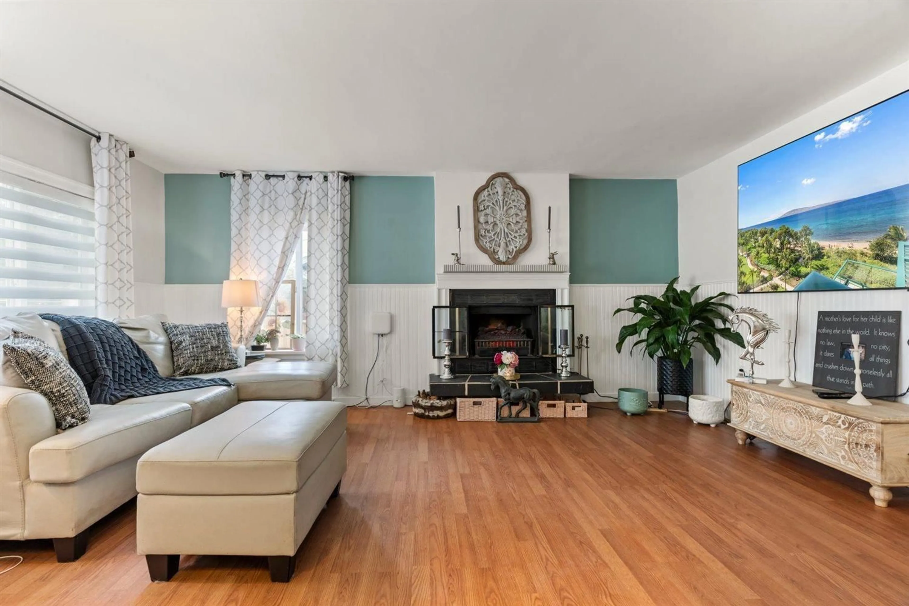 Living room with furniture, unknown for 9684 MAURICE STREET, Chilliwack British Columbia V2P5B7