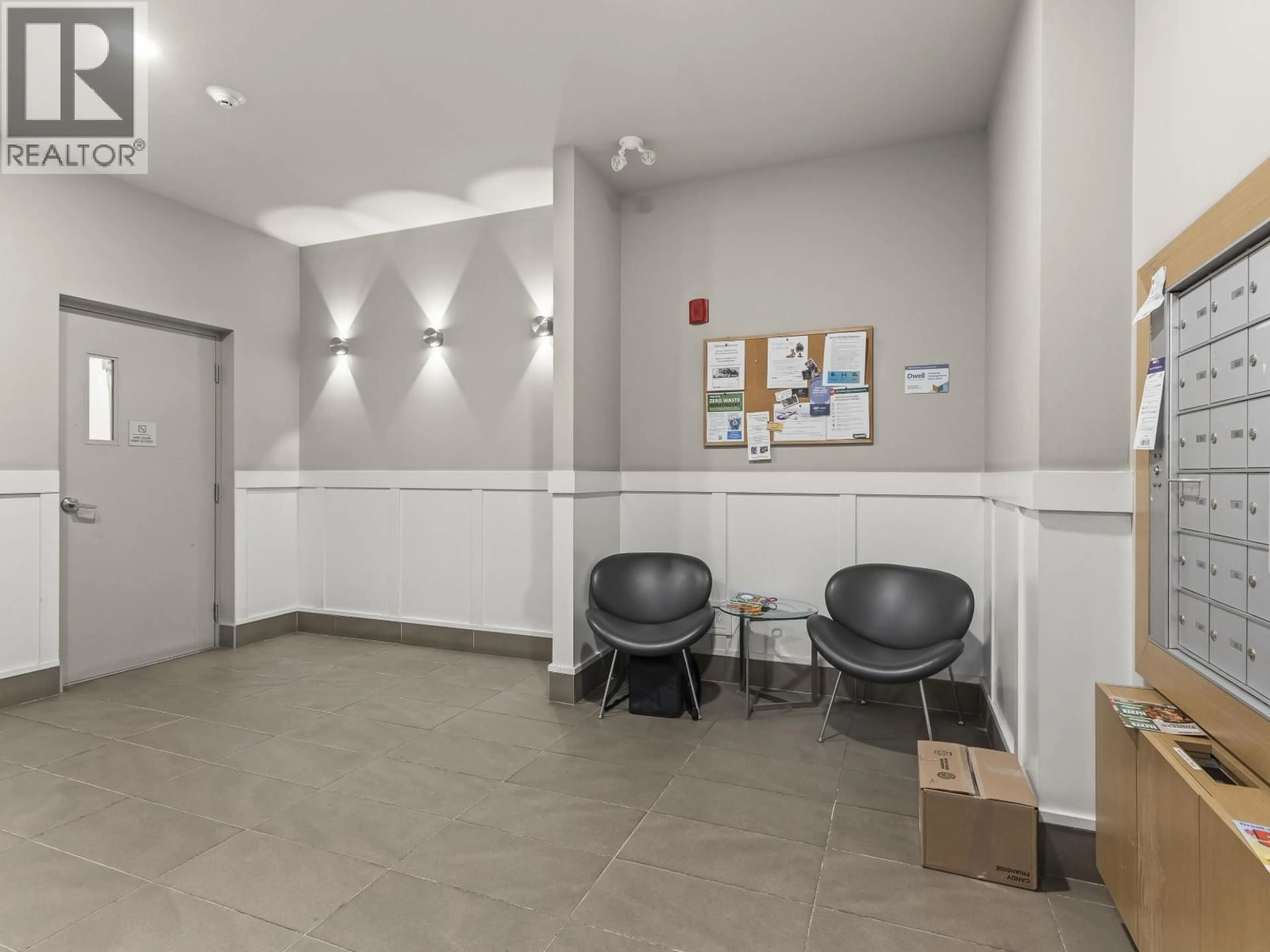 Unknown for 302 - 688 19 AVENUE, Vancouver British Columbia V5V1K2