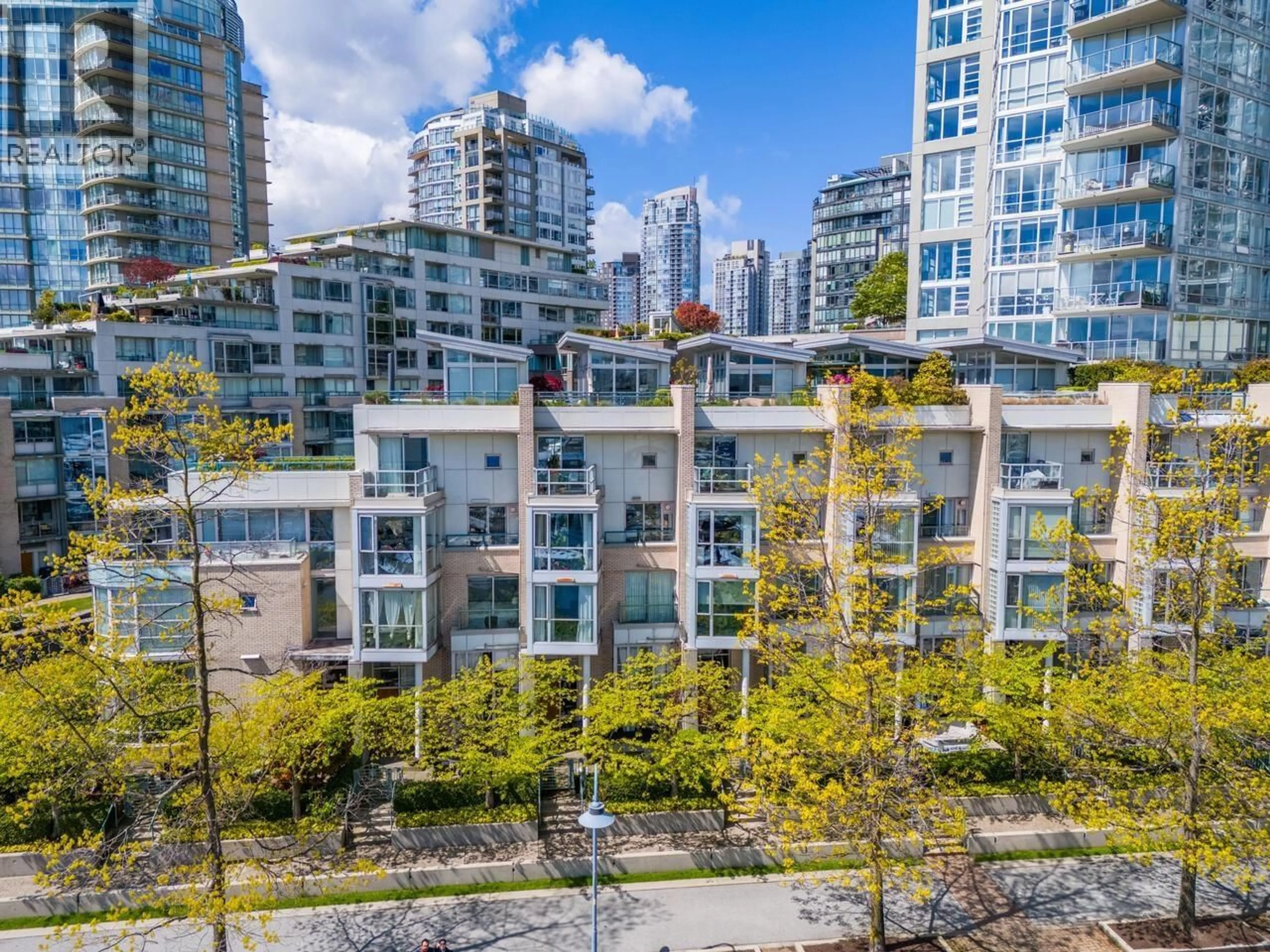 A pic from outside/outdoor area/front of a property/back of a property/a pic from drone, city buildings view from balcony for 321 - 1228 MARINASIDE CRESCENT, Vancouver British Columbia V6Z2W4