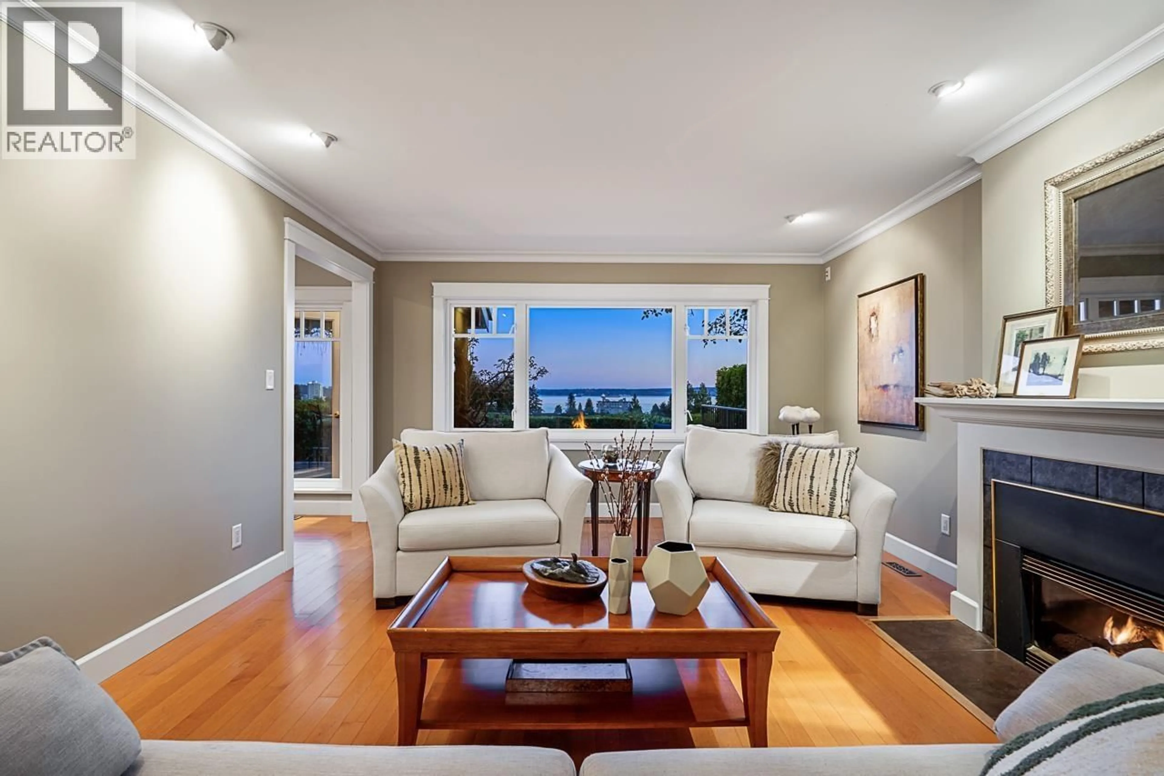 Living room with furniture, unknown for 2374 NELSON AVENUE, West Vancouver British Columbia V7V2R2