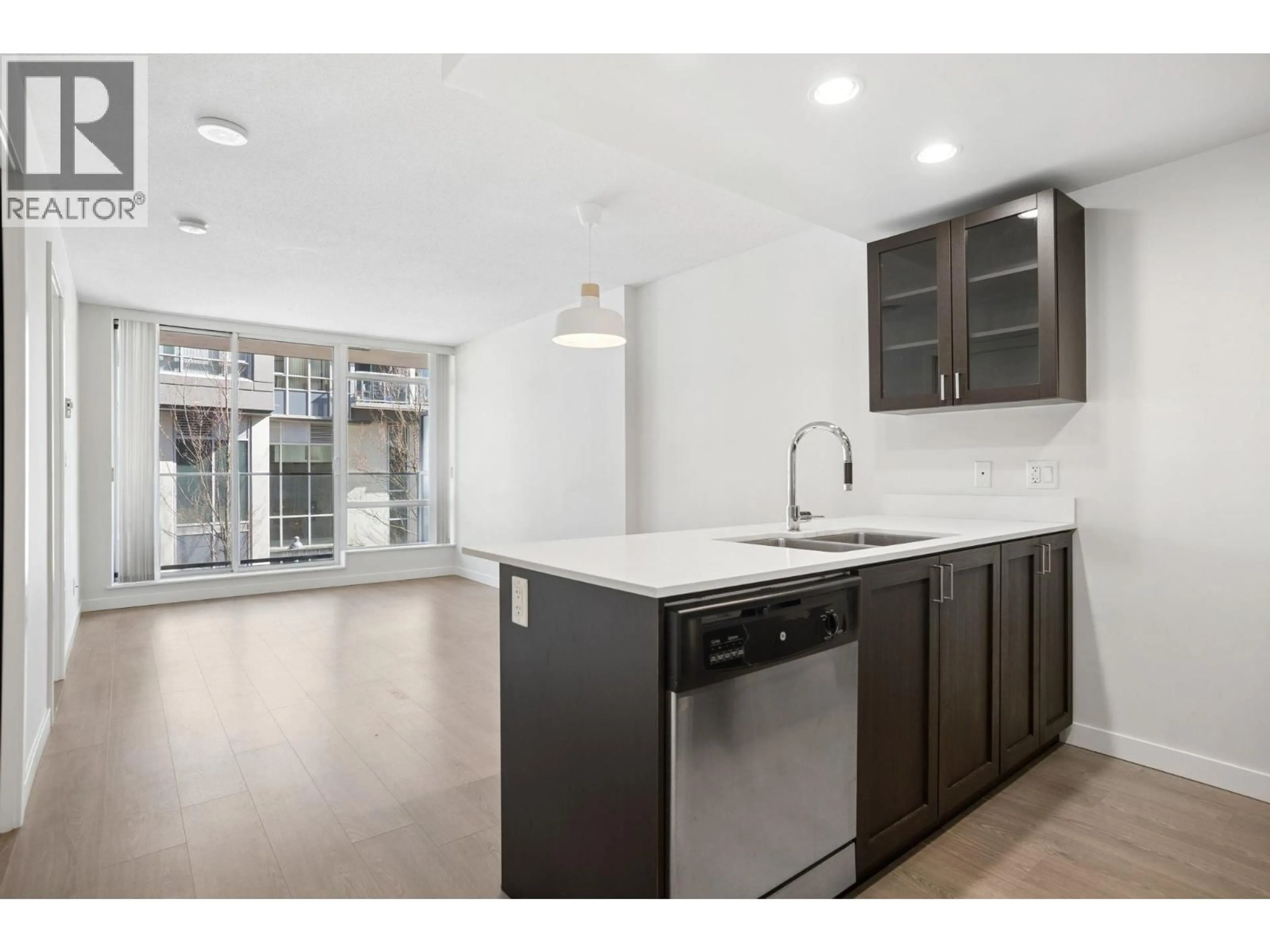 Open concept kitchen, ceramic/tile floor for 205 - 4815 ELDORADO MEWS, Vancouver British Columbia V5R0B2