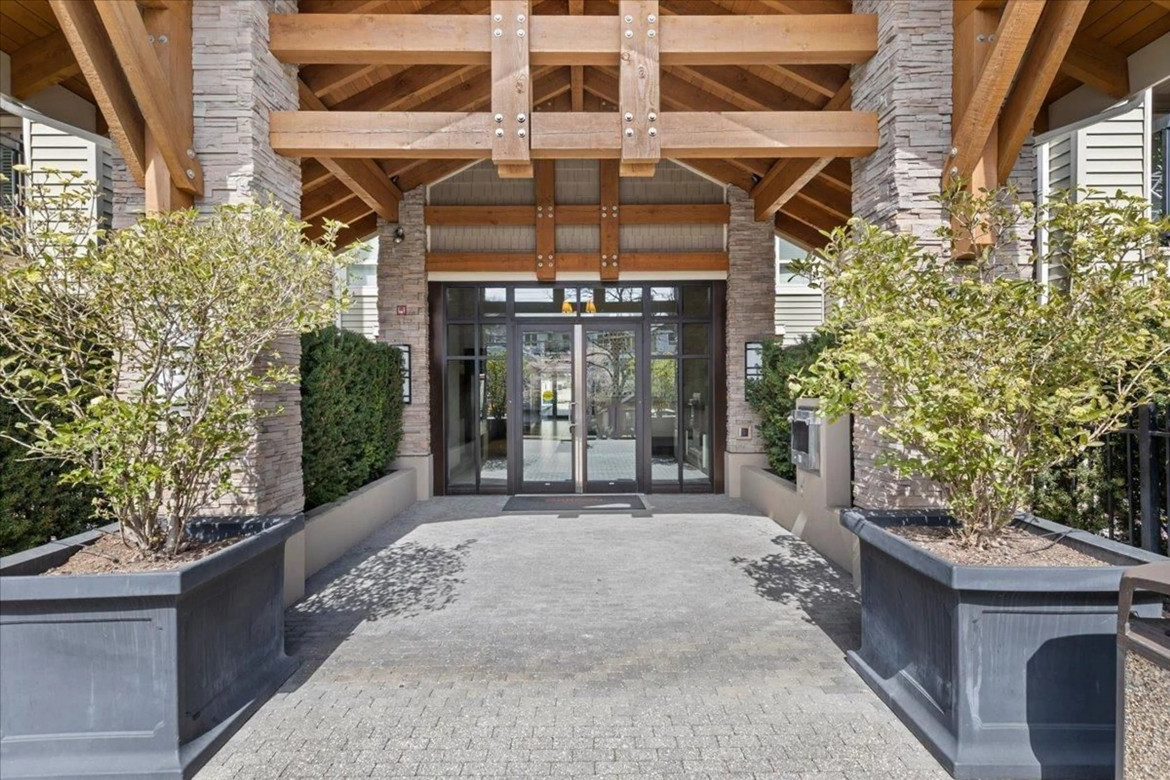 Indoor foyer for 304 - 21009 56 AVENUE, Langley British Columbia V3A0C9