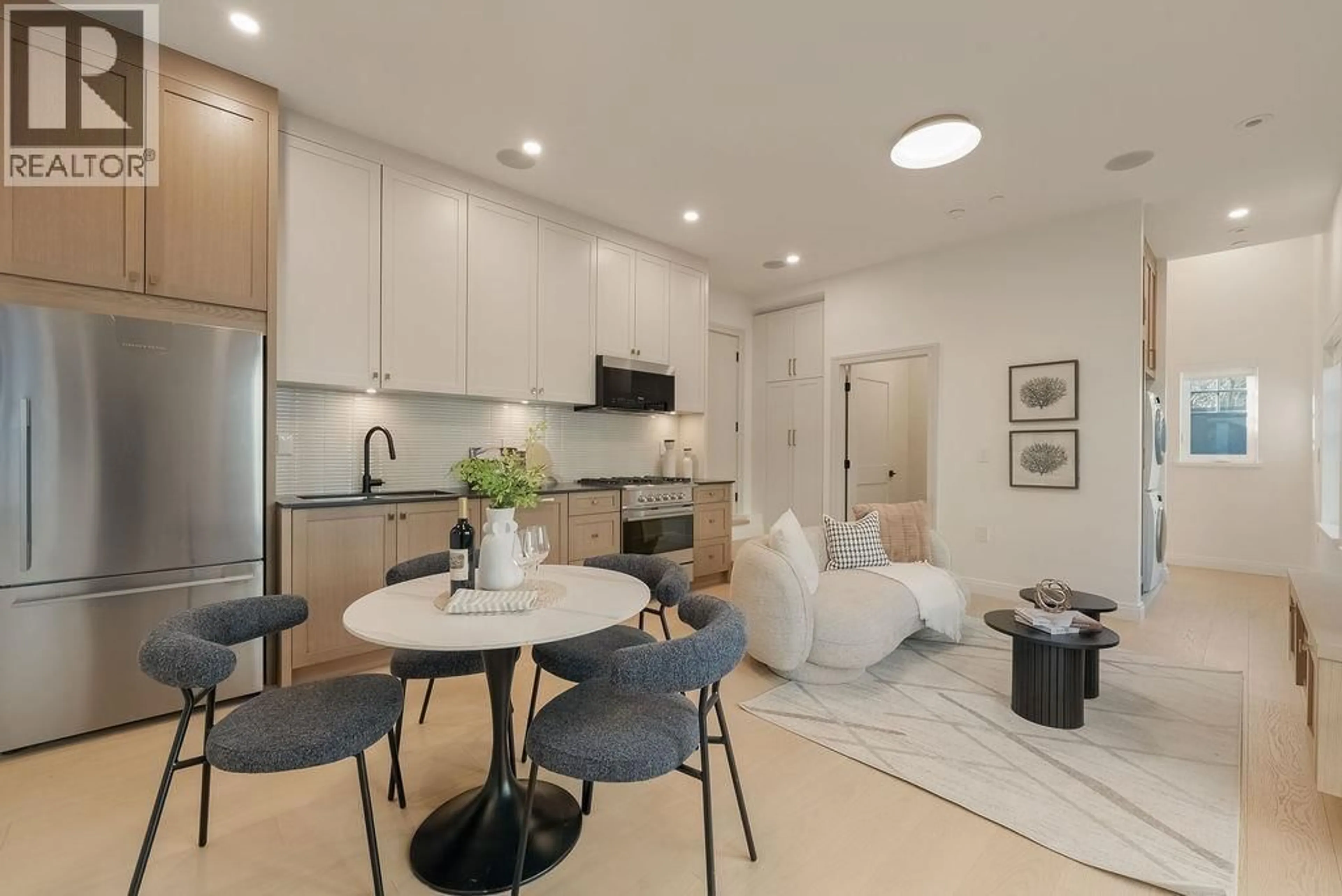 Open concept kitchen, unknown for 2544 GRANT STREET, Vancouver British Columbia V5K3G7