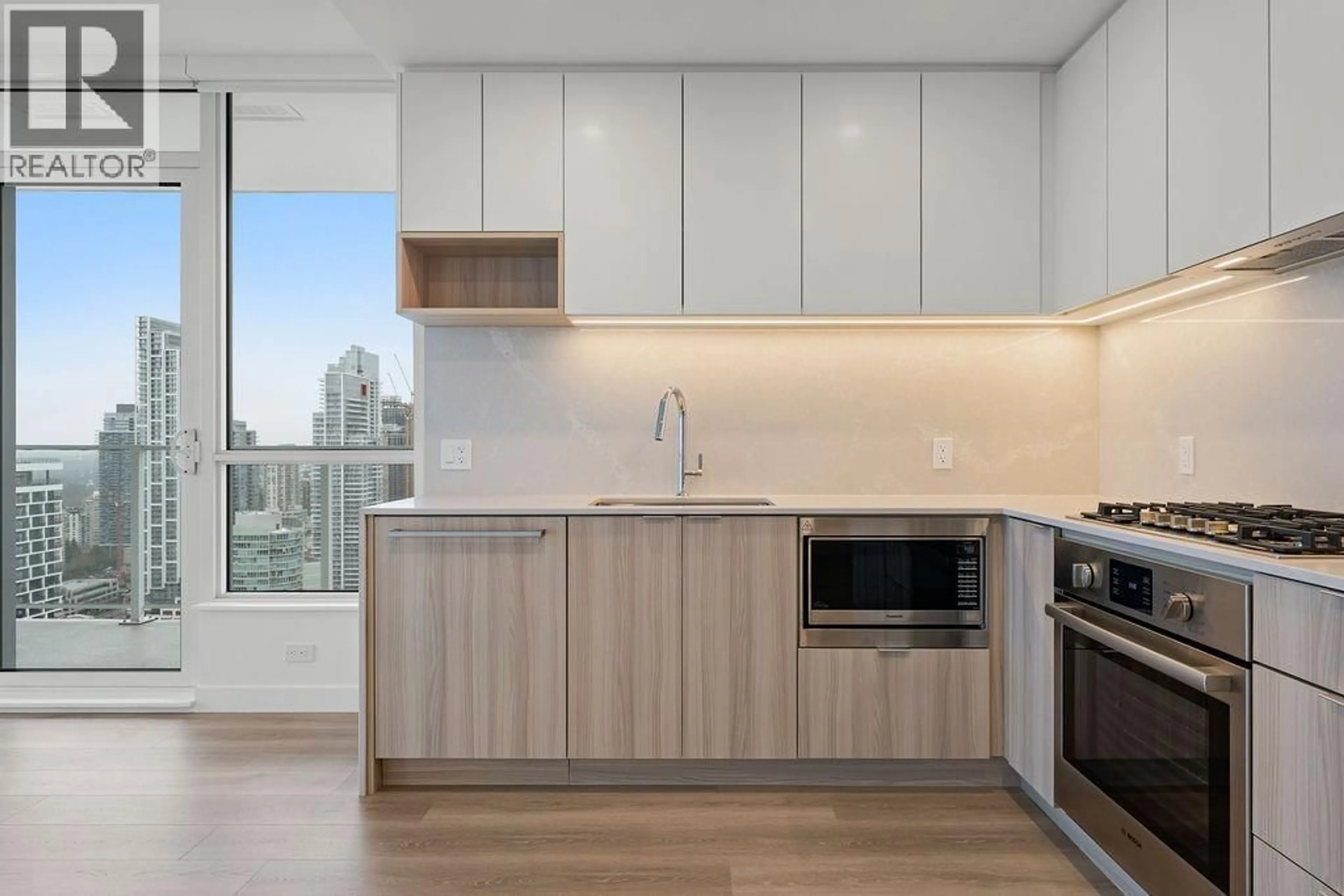 Standard kitchen, unknown for 3304 - 6087 WILSON AVE AVENUE, Burnaby British Columbia V5H0M1