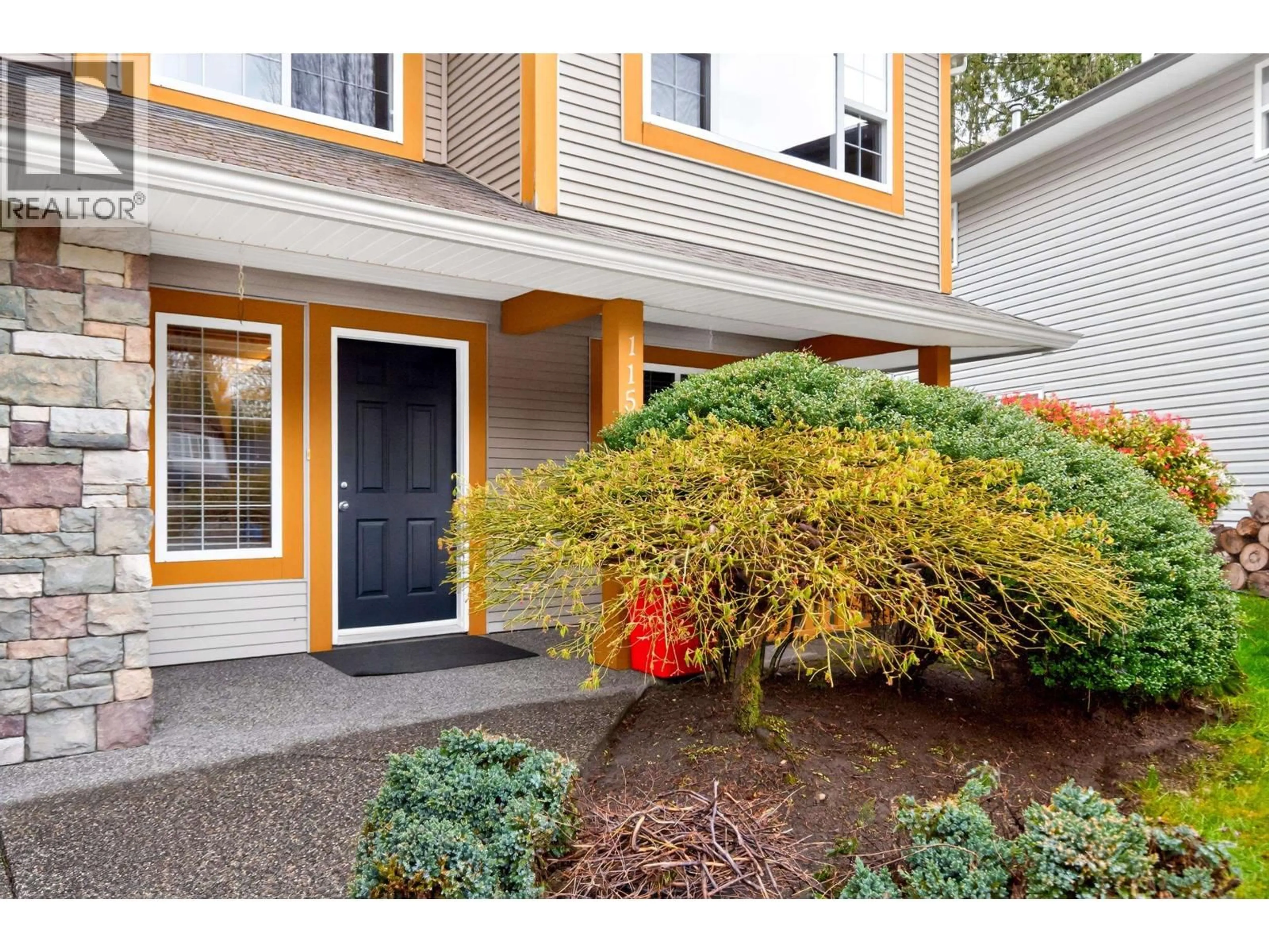 Indoor entryway for 11561 238A STREET, Maple Ridge British Columbia V2W2A9