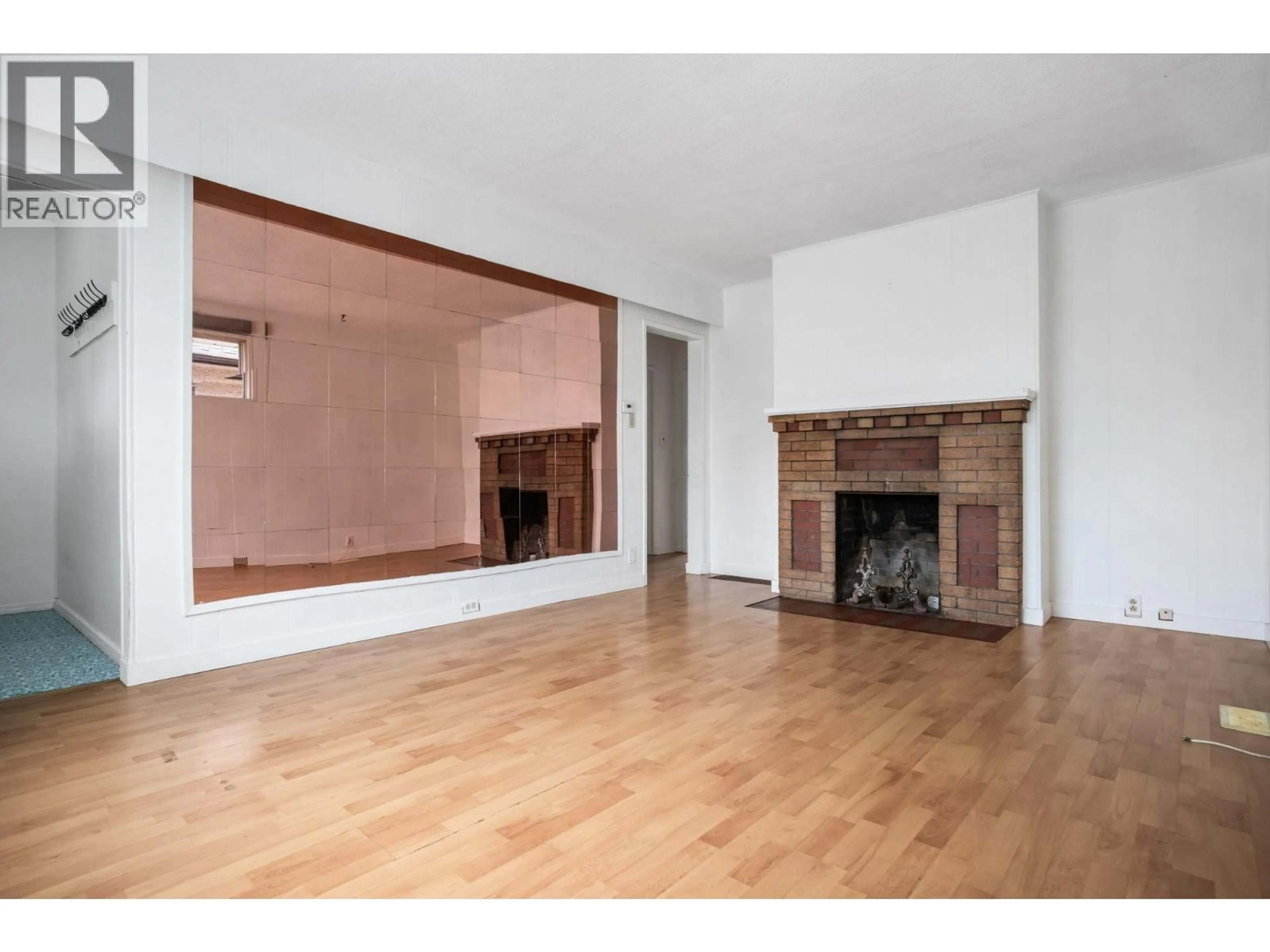 A pic of a room for 2654 TRIUMPH STREET, Vancouver British Columbia V5K1S9