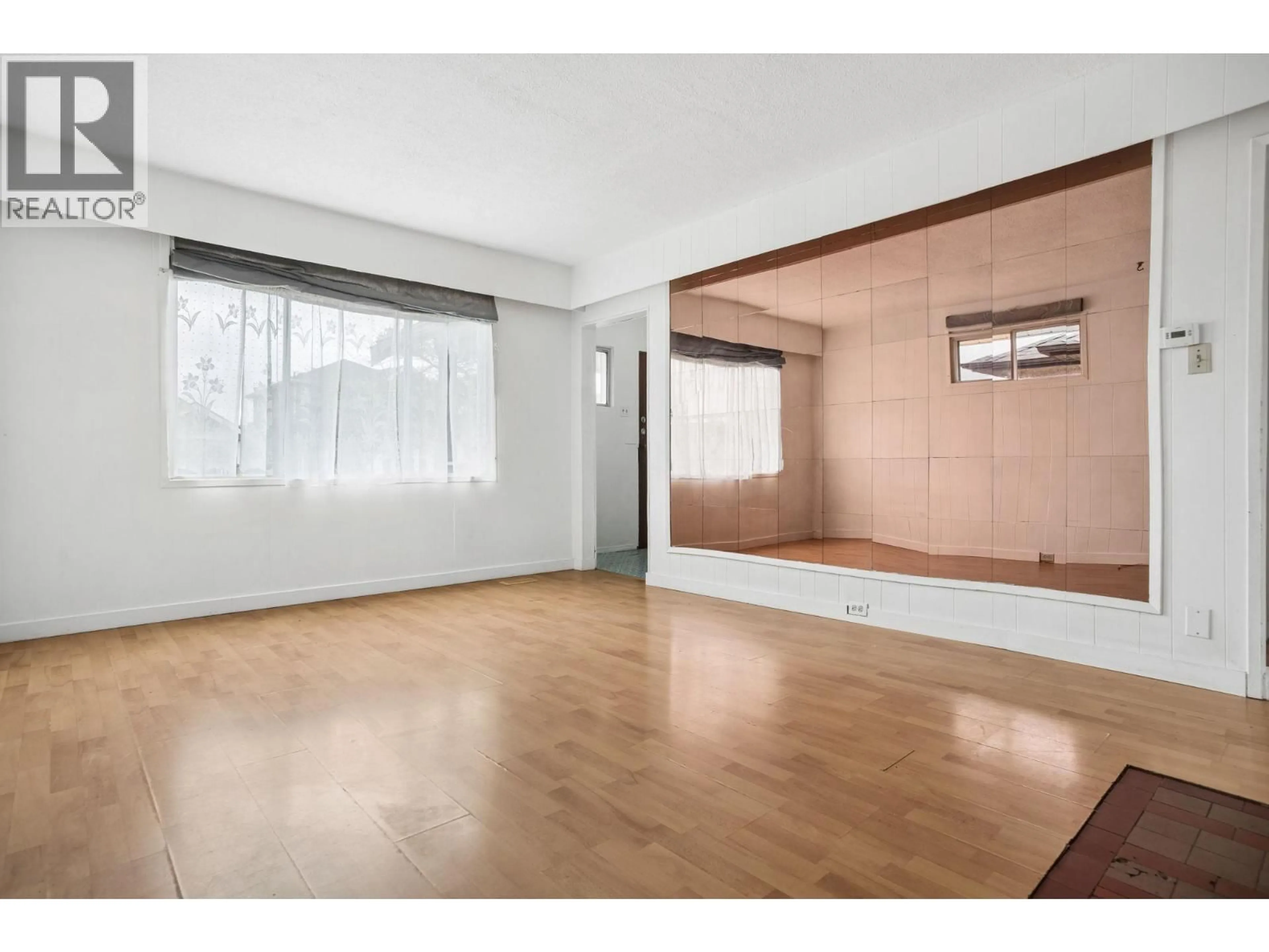 A pic of a room for 2654 TRIUMPH STREET, Vancouver British Columbia V5K1S9