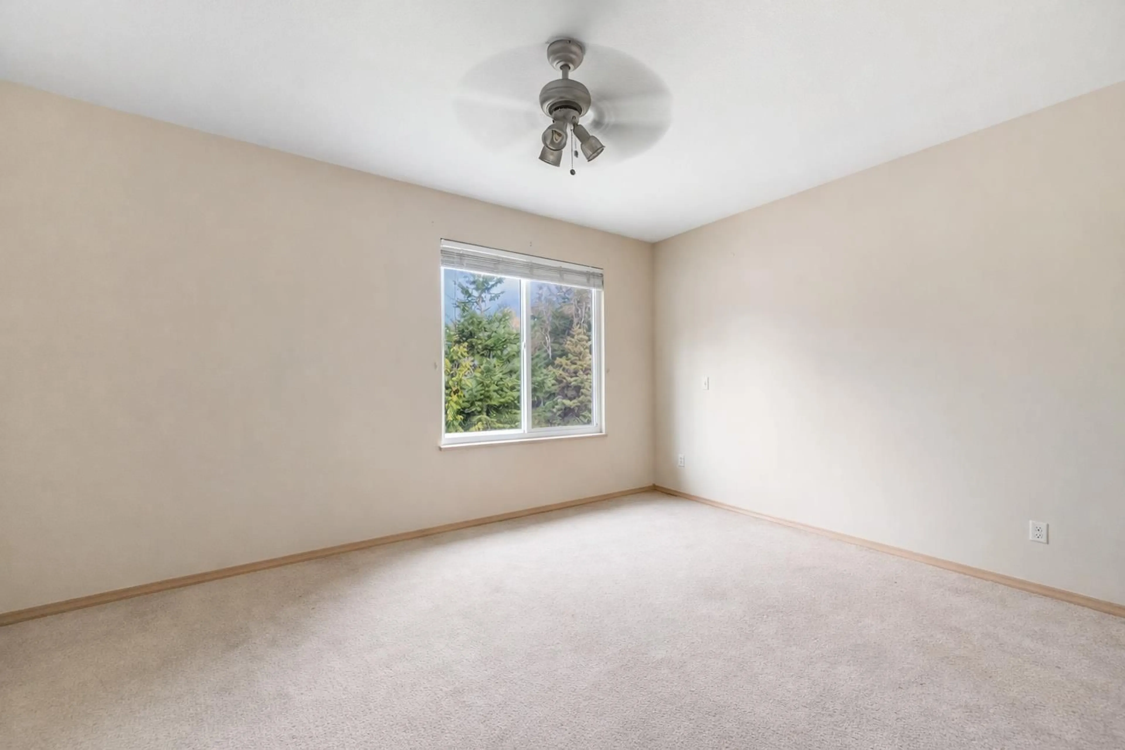 A pic of a room for 15488 27A AVENUE, Surrey British Columbia V4P1E9