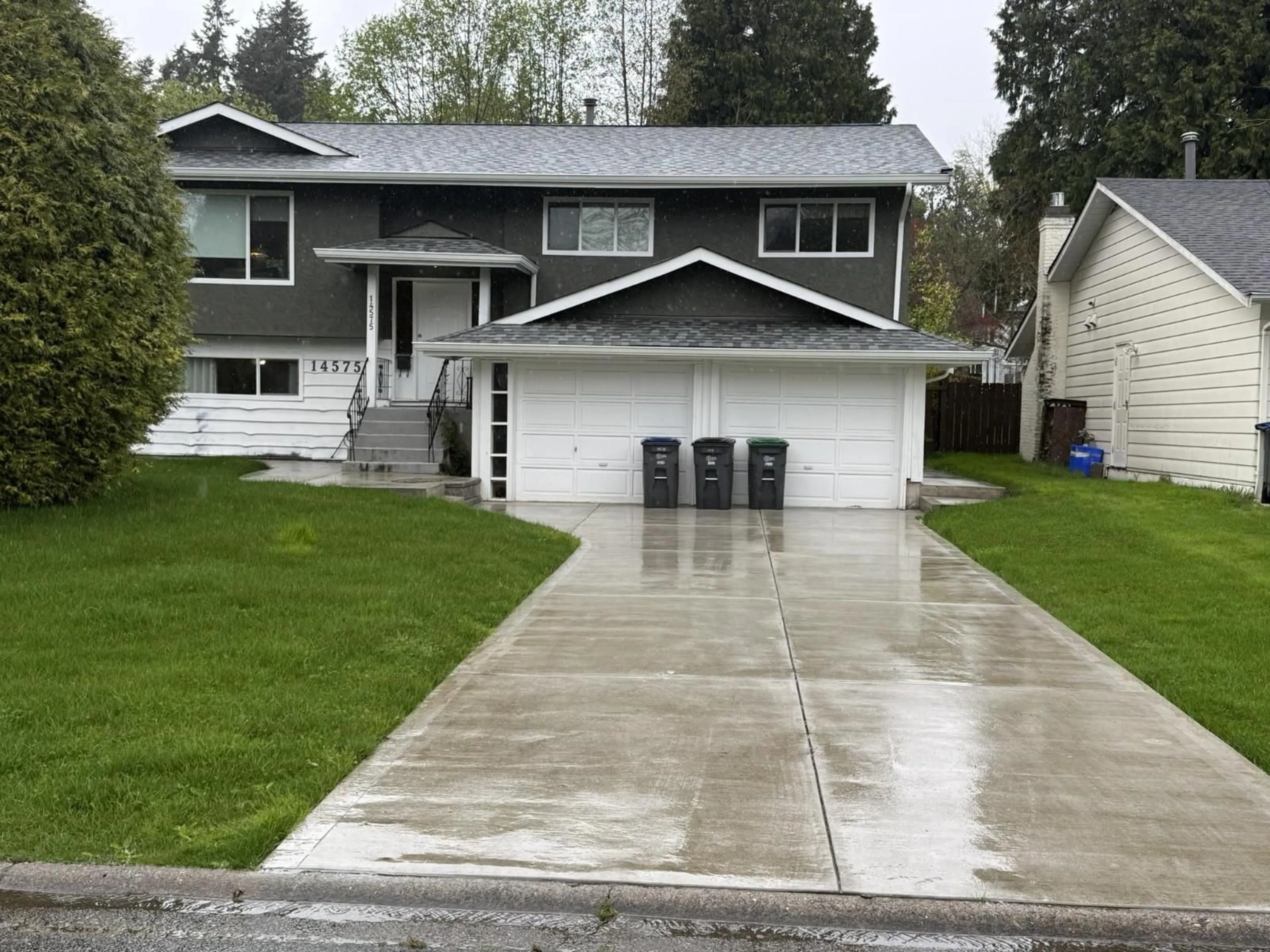 Home with vinyl exterior material, street for 14575 18 AVENUE AVENUE, Surrey British Columbia V4A5V6