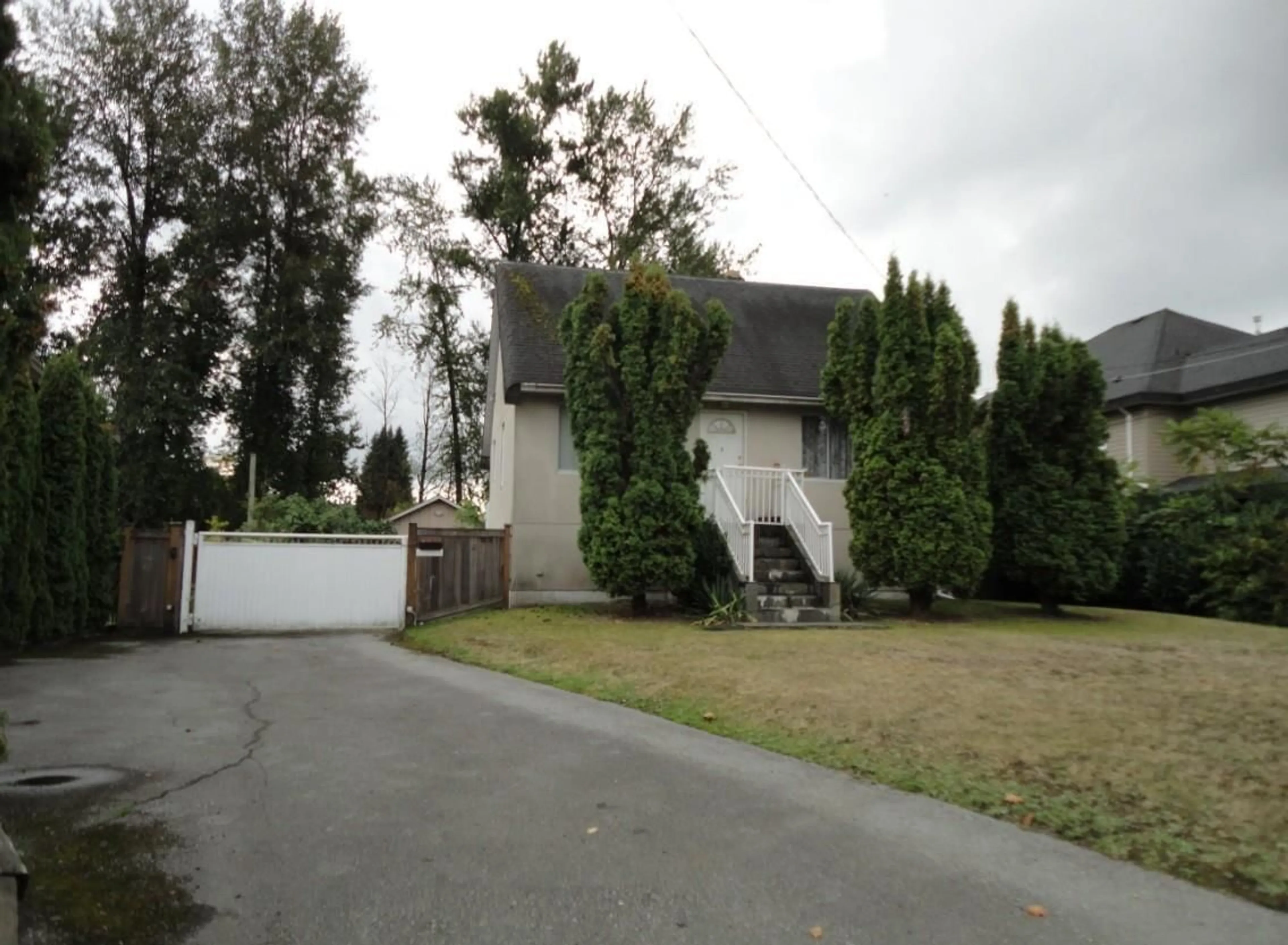 Unknown for 13268 96 AVENUE, Surrey British Columbia V3V1Y4