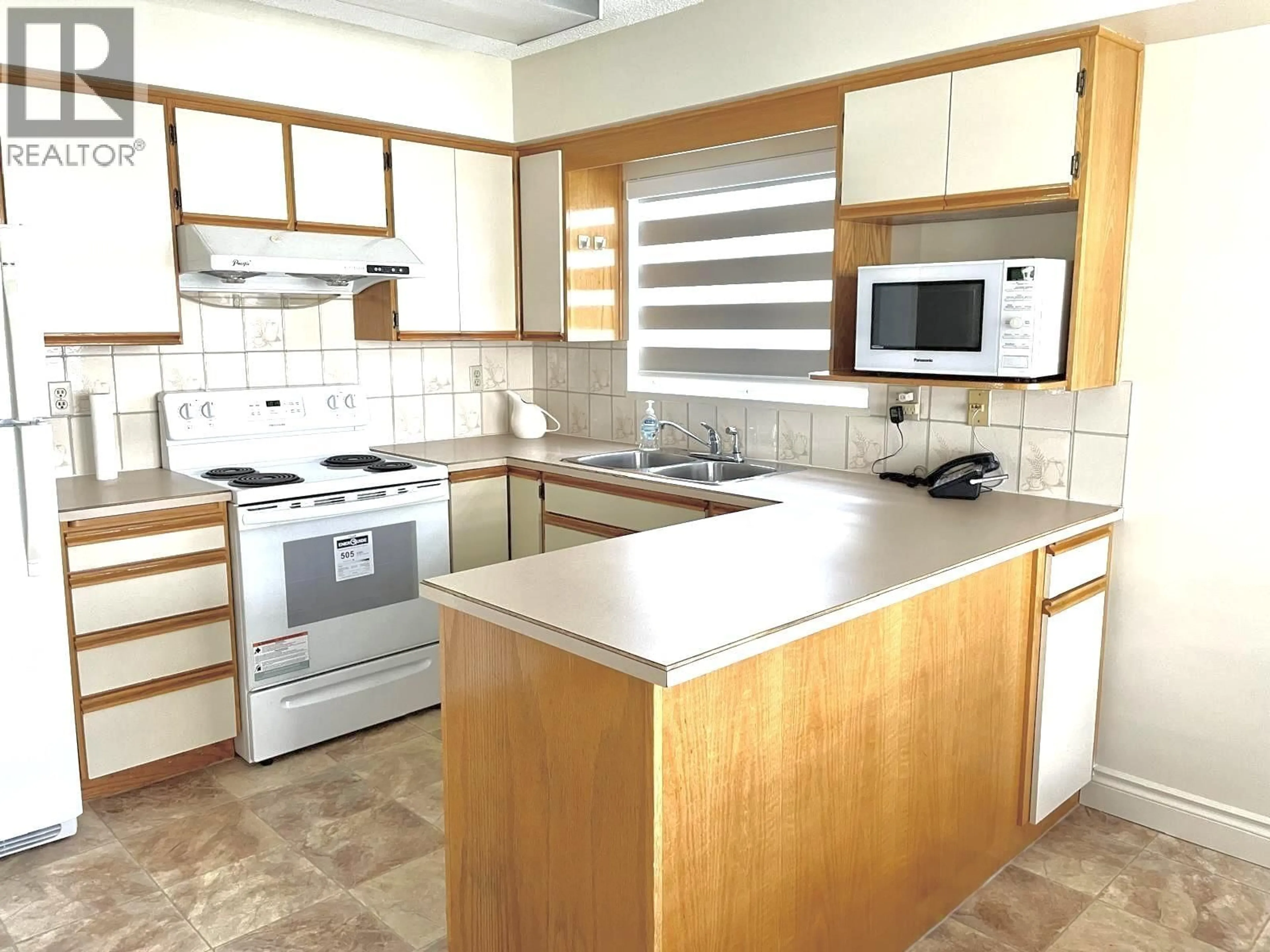Standard kitchen, unknown for 8491 DAYTON COURT, Richmond British Columbia V6Y3H6