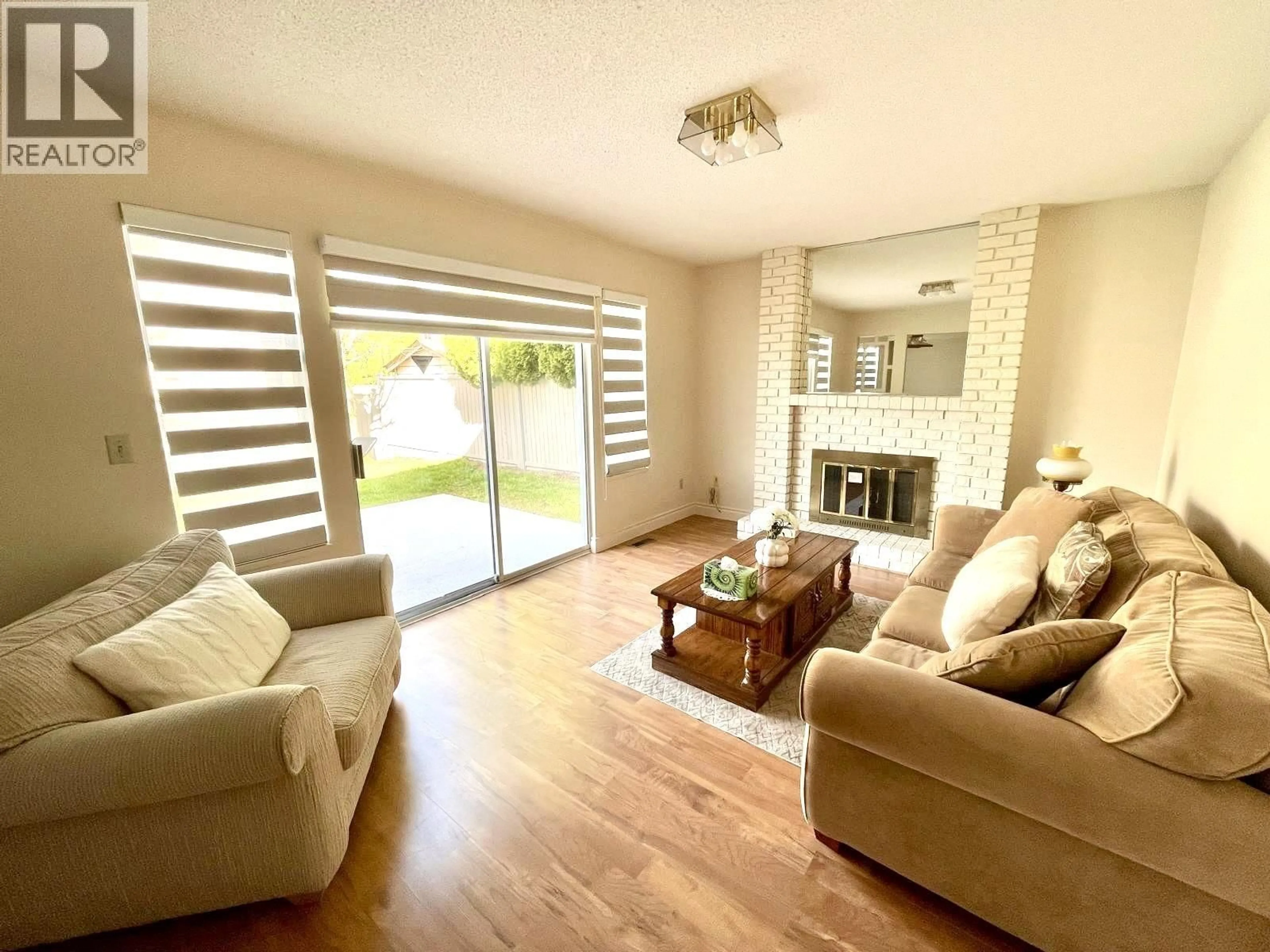 Living room with furniture, unknown for 8491 DAYTON COURT, Richmond British Columbia V6Y3H6