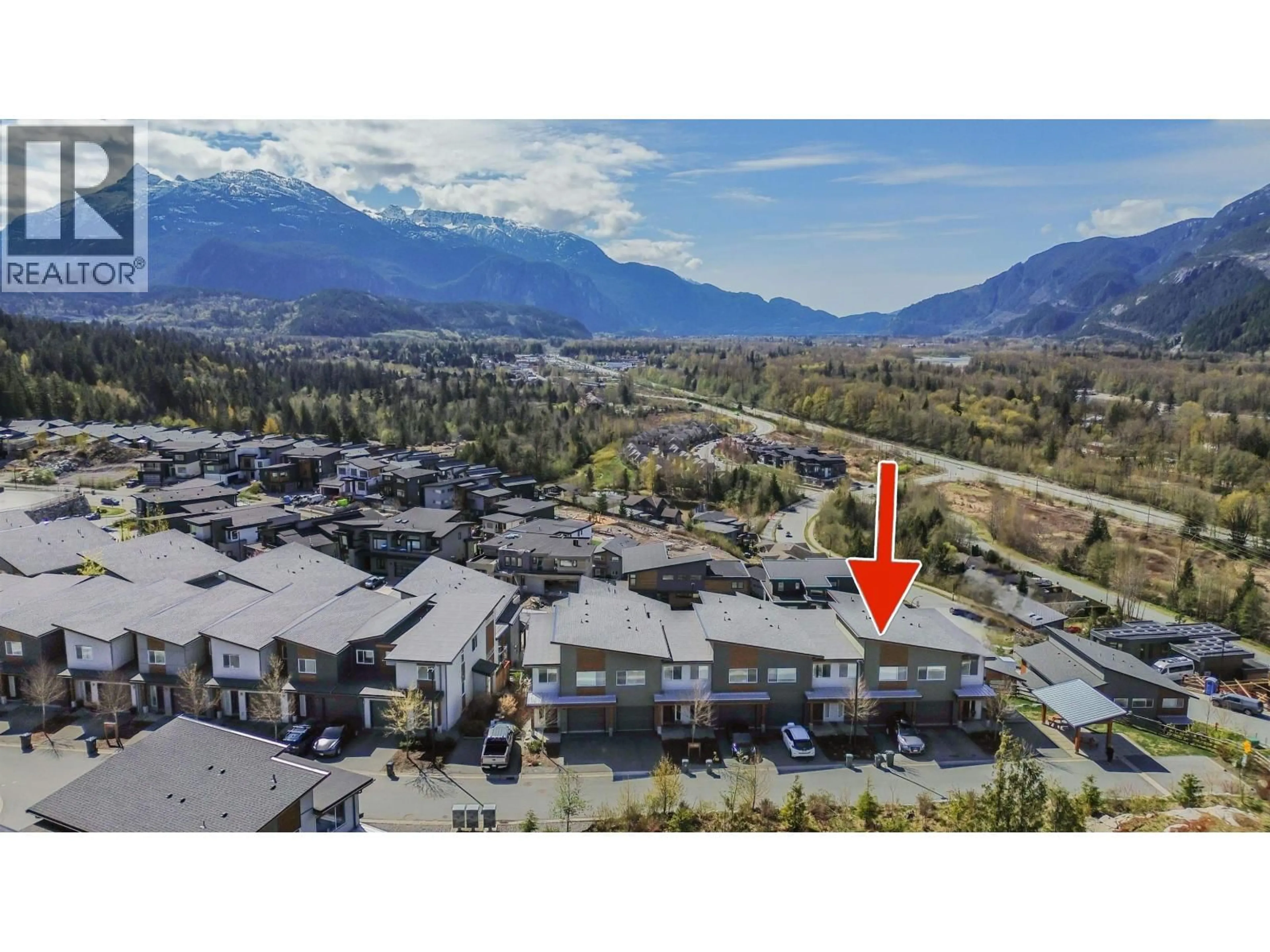 A pic from outside/outdoor area/front of a property/back of a property/a pic from drone, mountain view for 5 - 41365 SKYRIDGE PLACE, Squamish British Columbia V8B0Y6