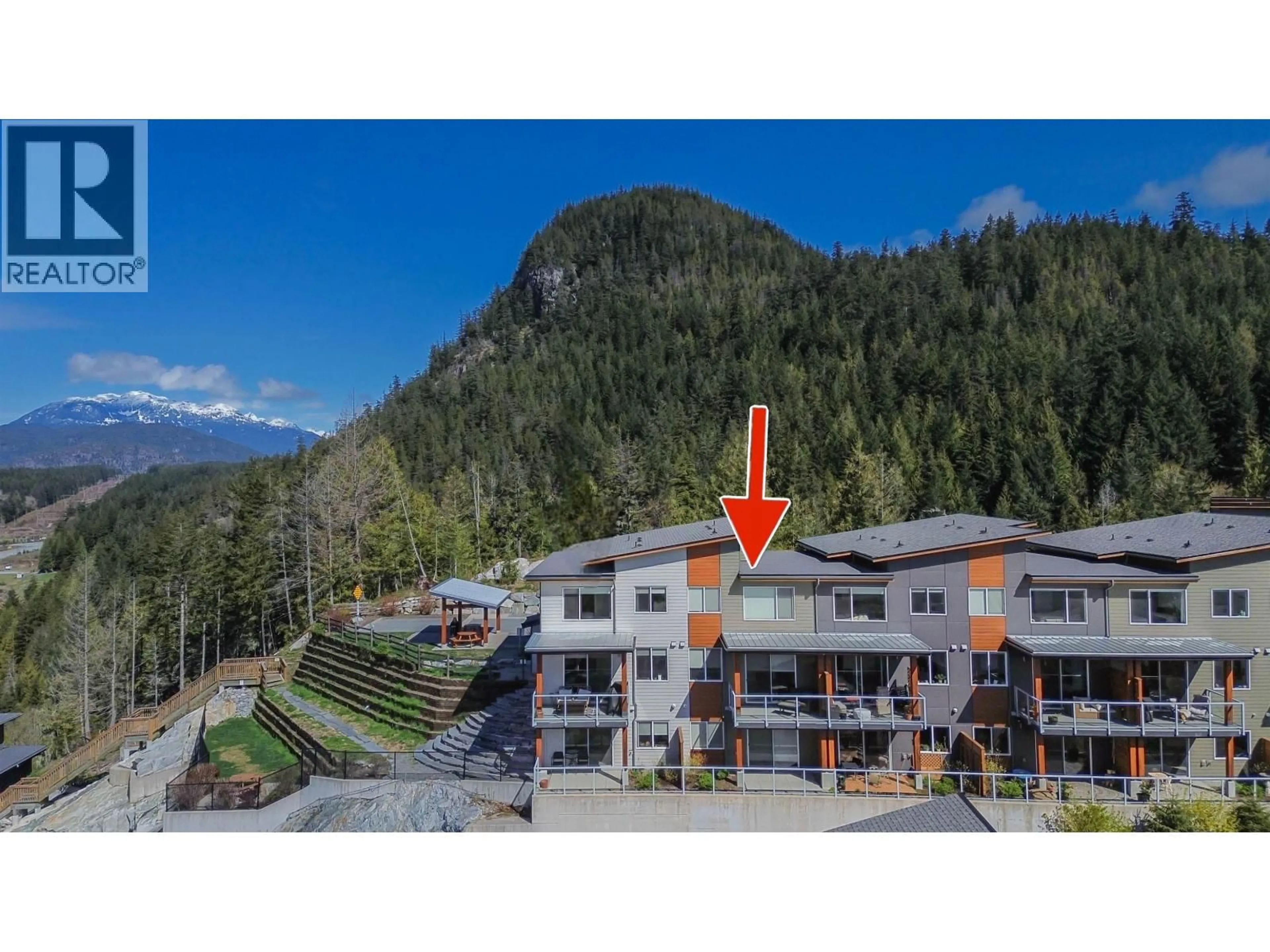 A pic from outside/outdoor area/front of a property/back of a property/a pic from drone, mountain view for 5 - 41365 SKYRIDGE PLACE, Squamish British Columbia V8B0Y6