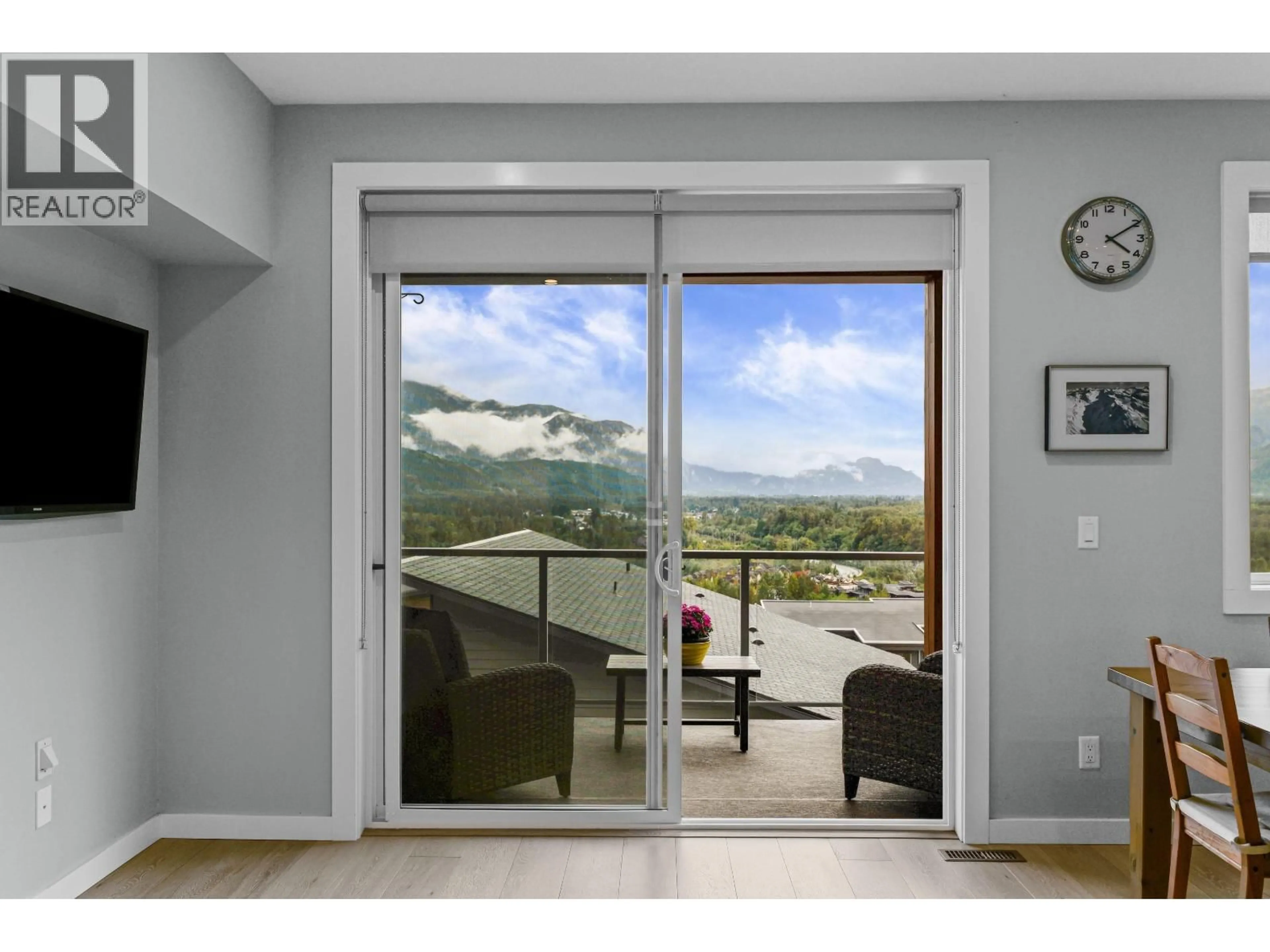 Indoor entryway for 5 - 41365 SKYRIDGE PLACE, Squamish British Columbia V8B0Y6