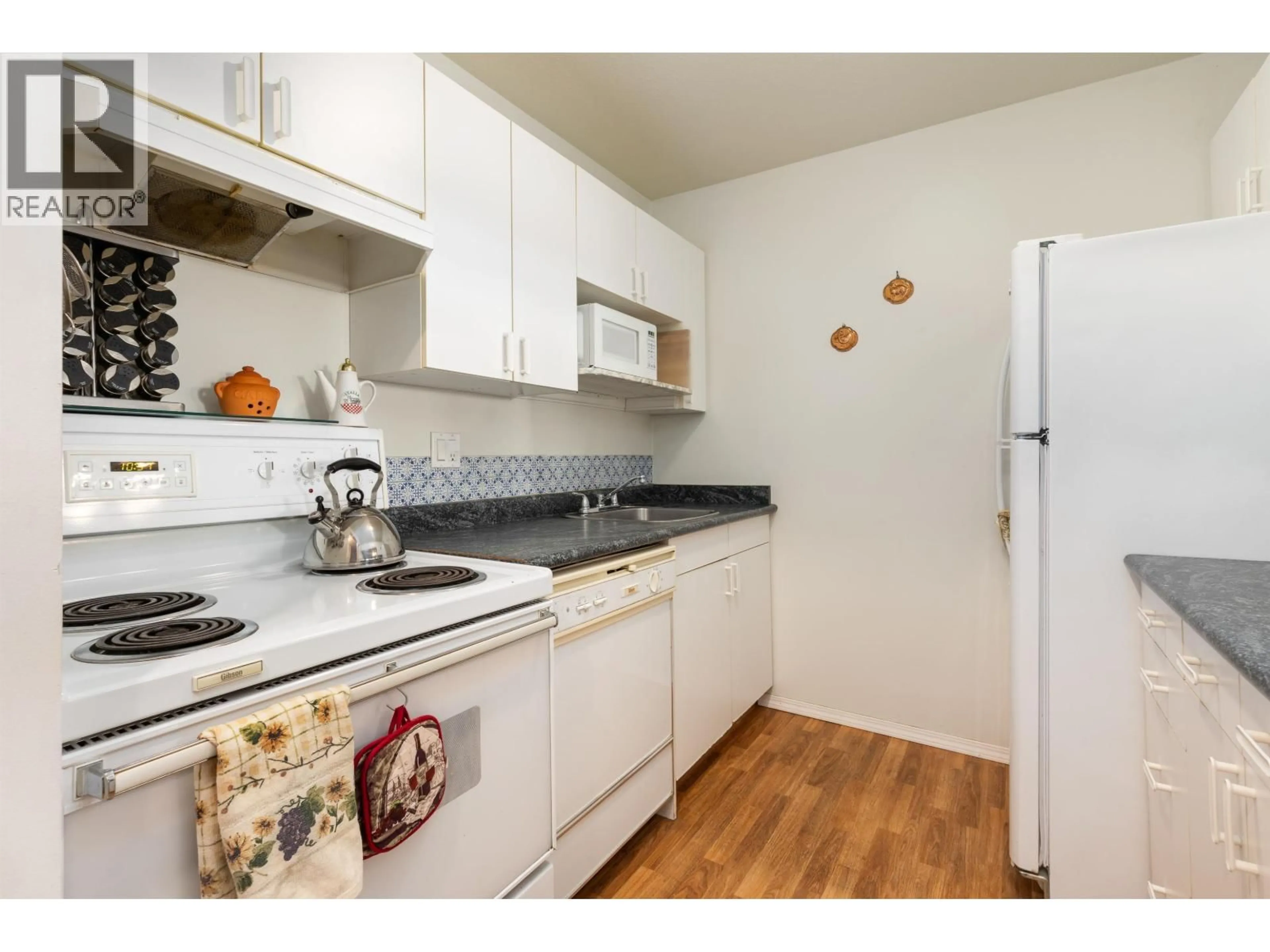 Standard kitchen, unknown for 212 - 8291 PARK ROAD, Richmond British Columbia V6Y1T3