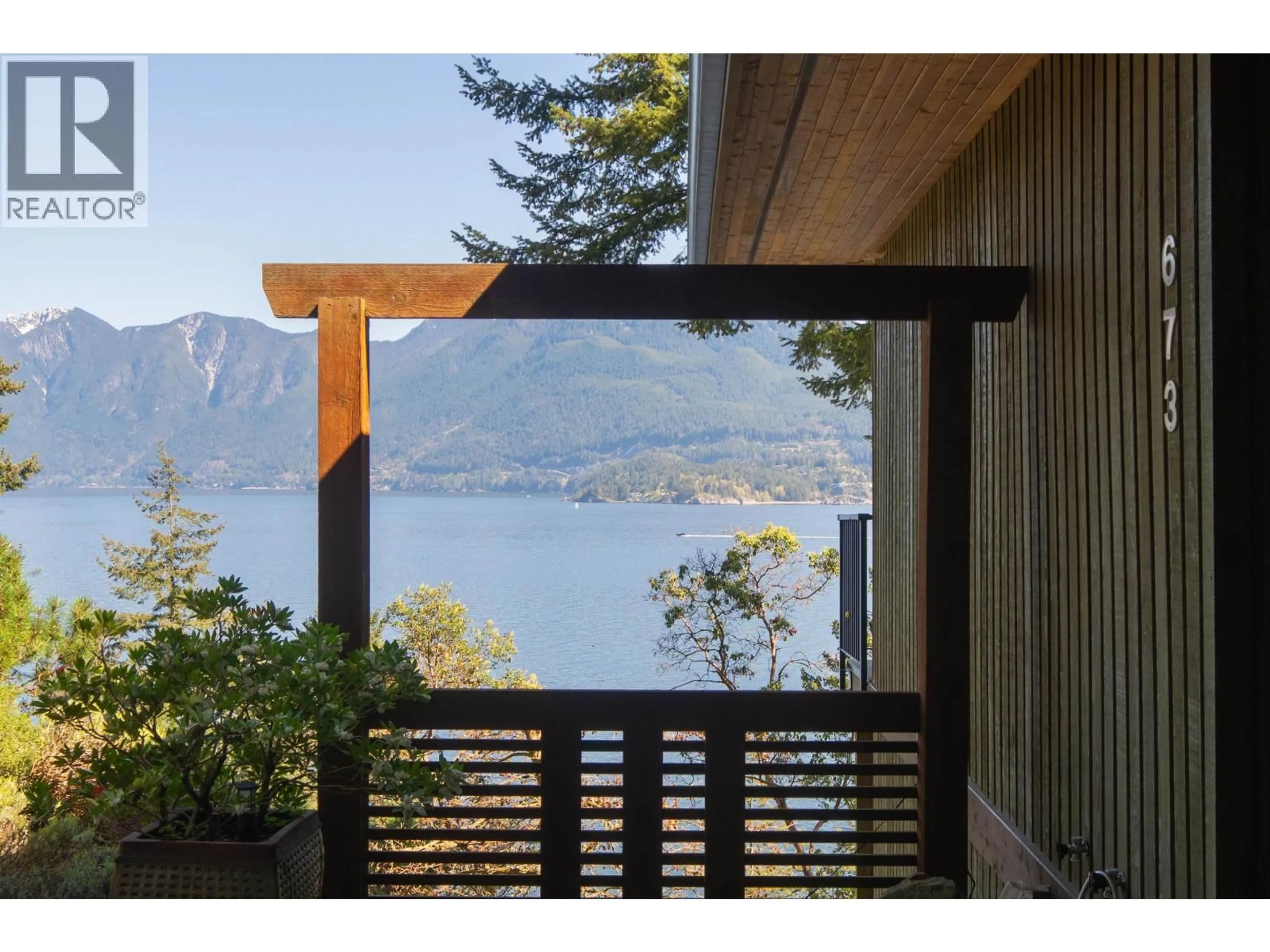 Patio, water/lake/river/ocean view for 673 CLIFF ROAD, Bowen Island British Columbia V0N1G1