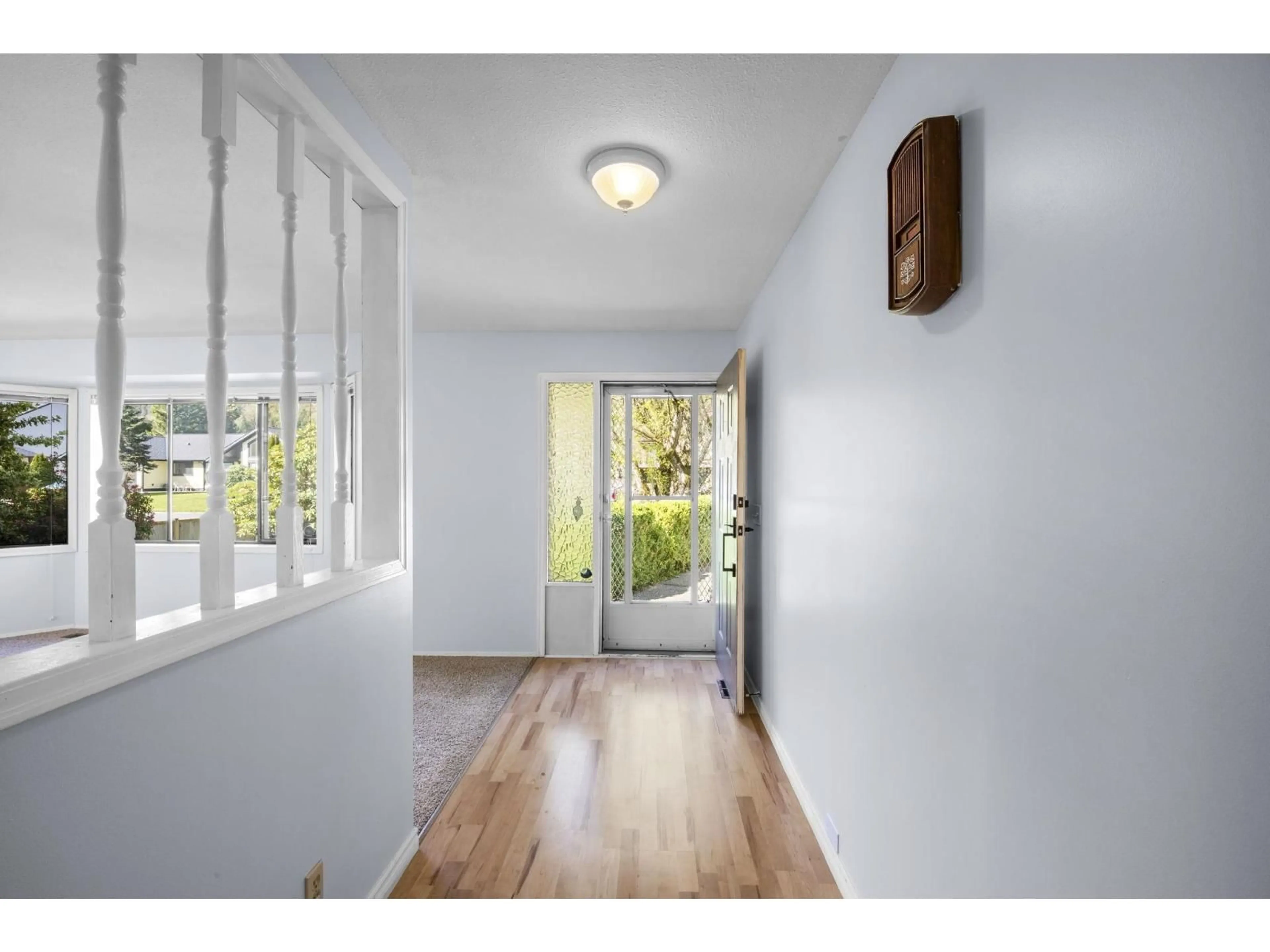 Indoor entryway for 831 MYNG CRESCENT, Harrison Hot Springs British Columbia V0M1K0