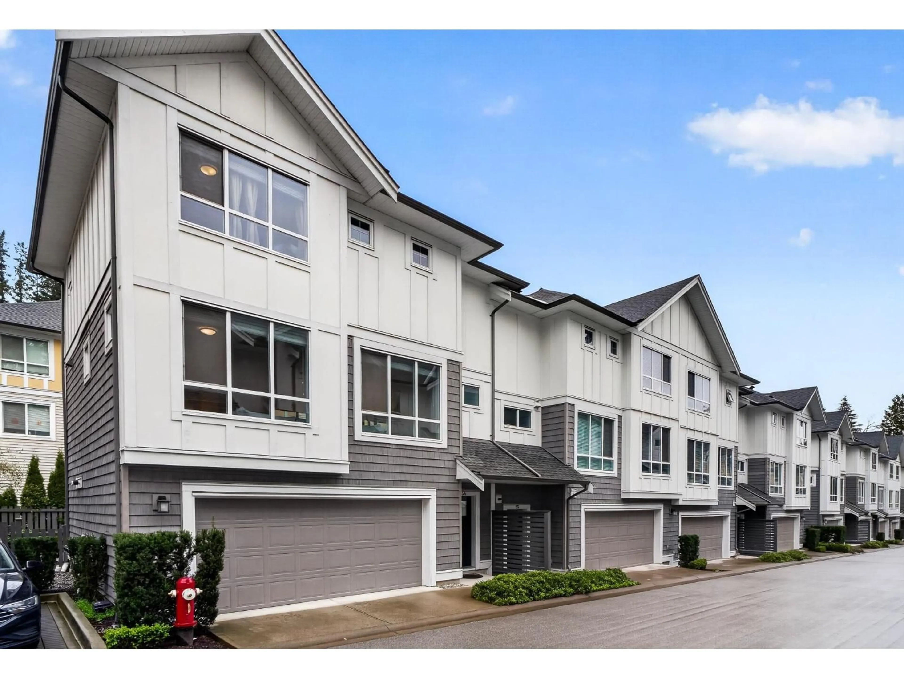 Home with vinyl exterior material, street for 54 - 9688 162A STREET, Surrey British Columbia V4N6V3