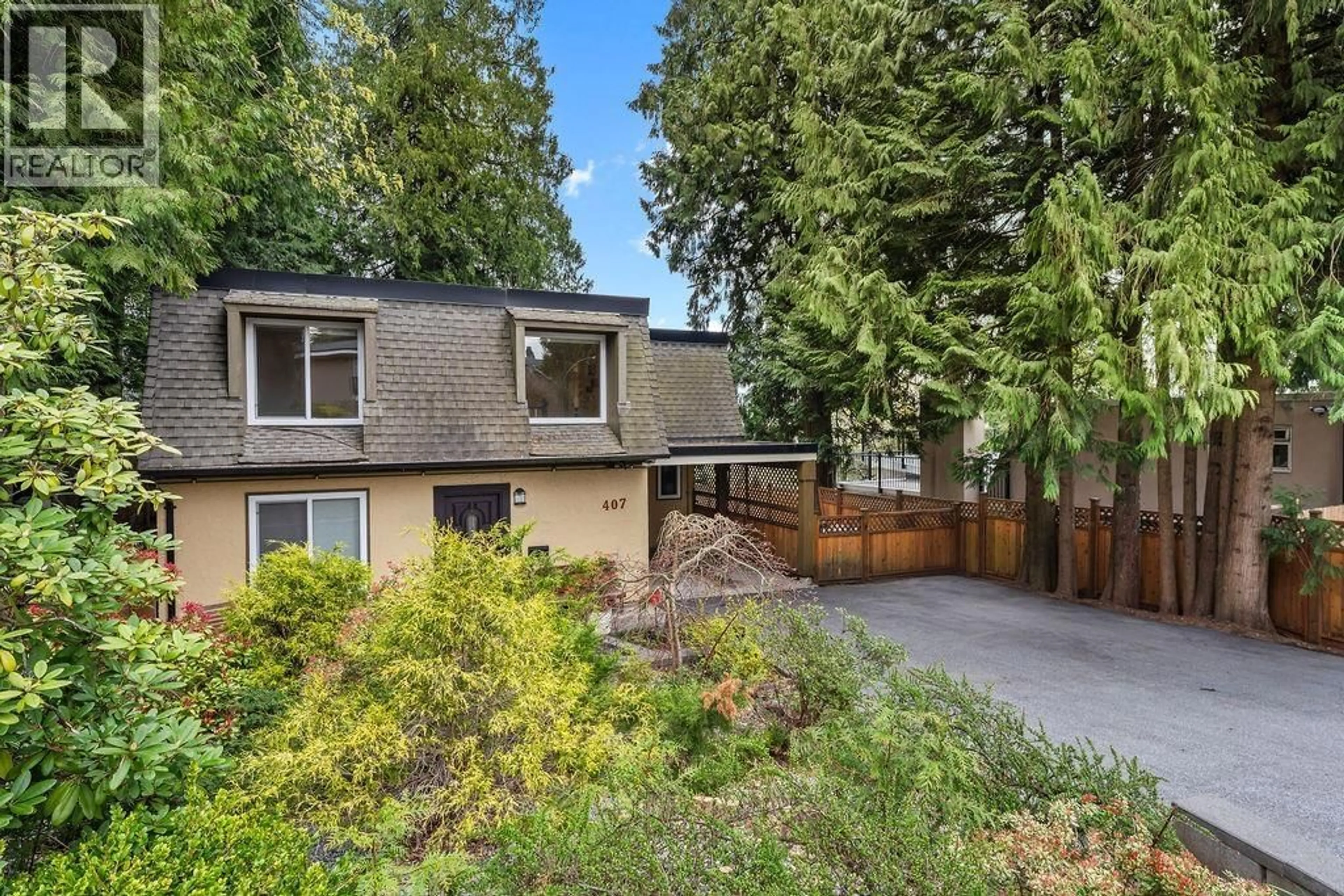 Home with vinyl exterior material, mountain view for 407 DARTMOOR DRIVE, Coquitlam British Columbia V3K5V3