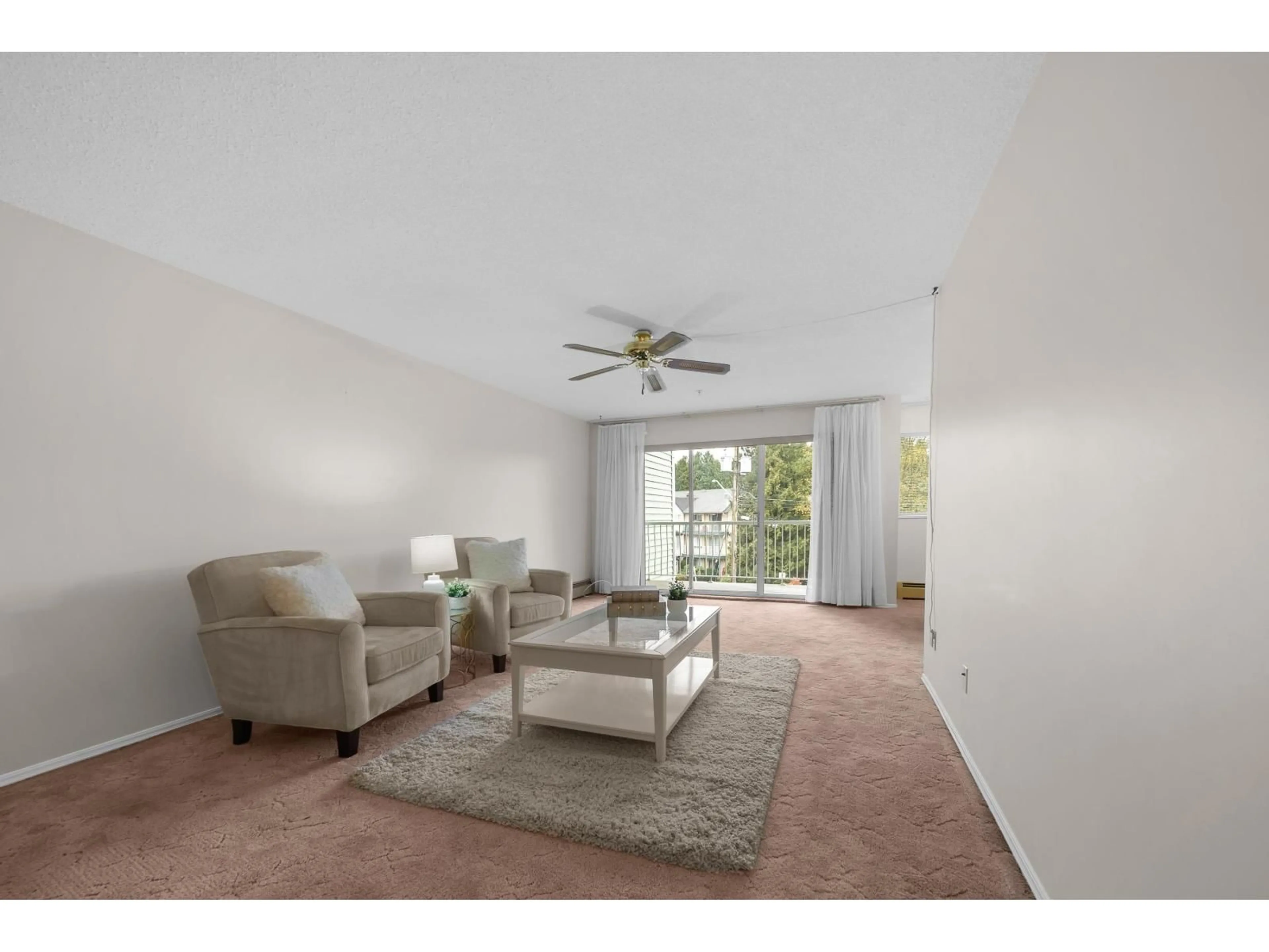 Living room with furniture, unknown for 217 - 31850 UNION AVENUE, Abbotsford British Columbia V2T4V2