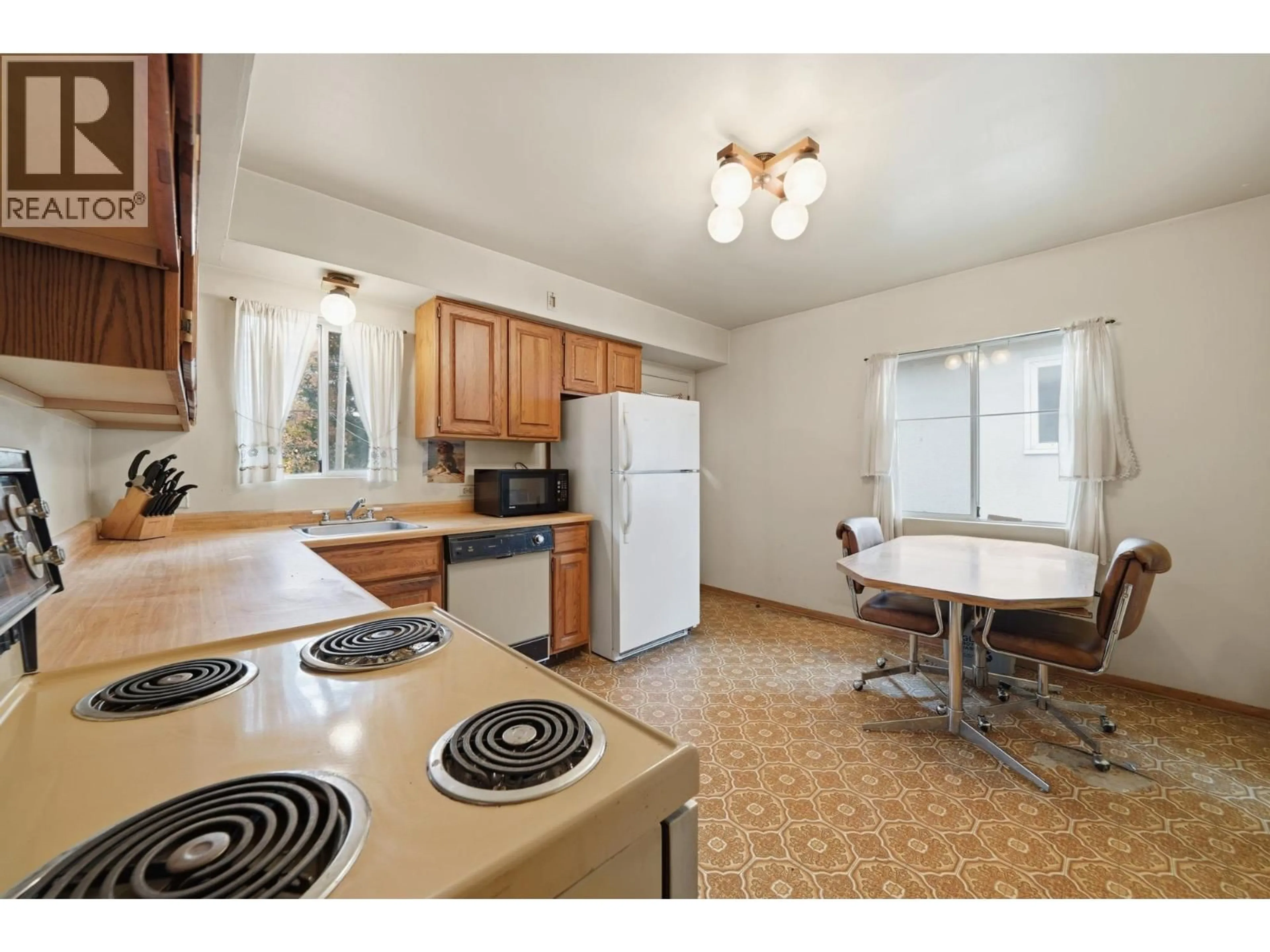 Standard kitchen, unknown for 5878 ARGYLE STREET, Vancouver British Columbia V5P3J7