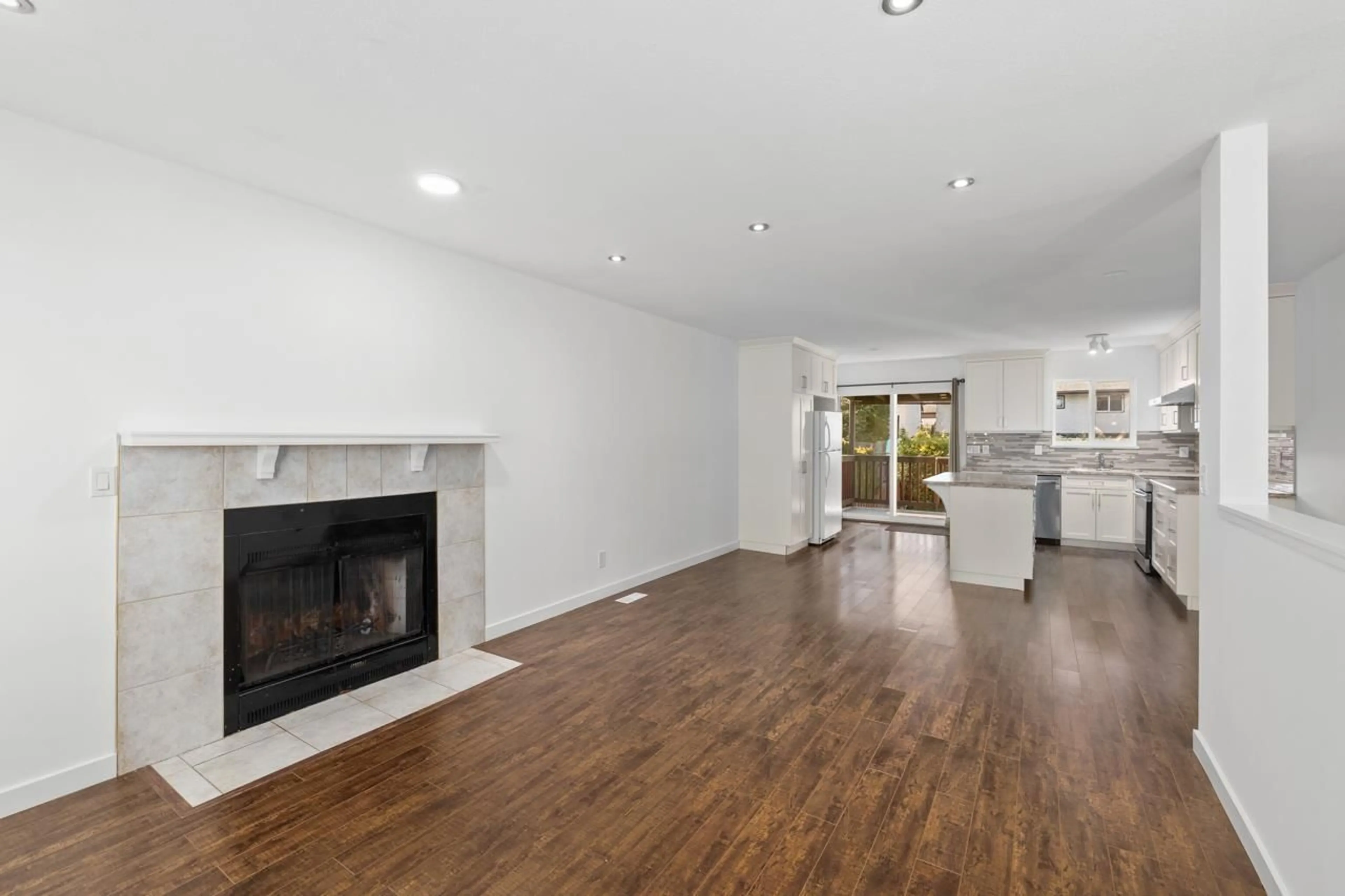 Unknown for 6051 195A STREET, Surrey British Columbia V3S7K9