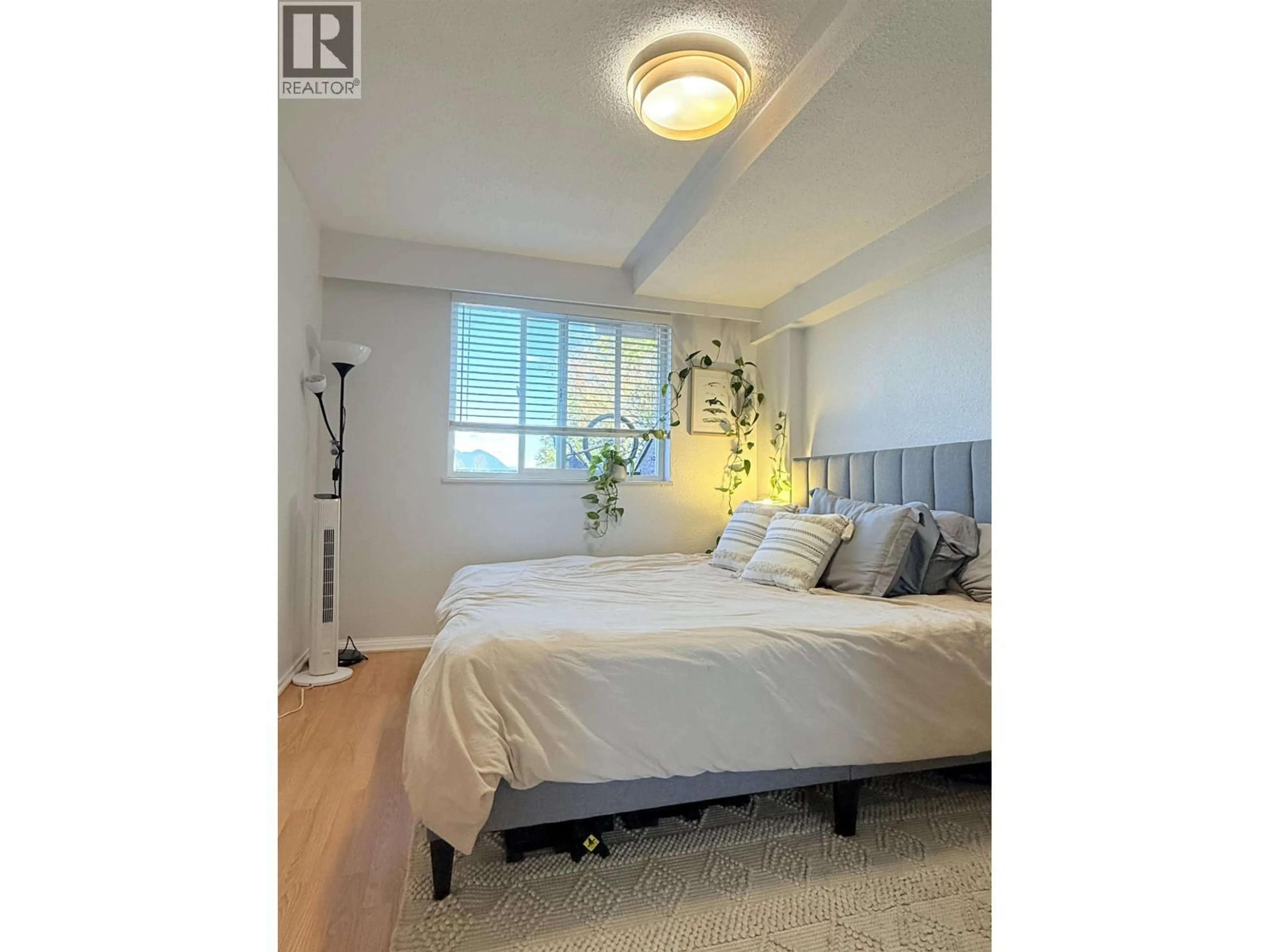 Bedroom with bed, unknown for 615 - 774 GREAT NORTHERN WAY, Vancouver British Columbia V5T1E5