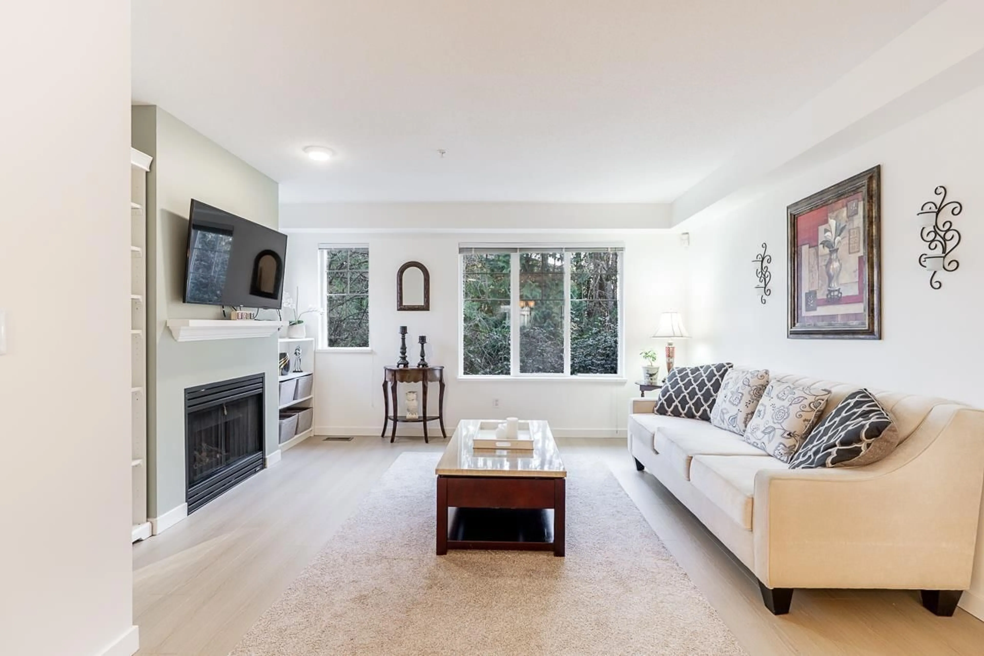 Living room with furniture, unknown for 53 - 20176 68 AVENUE, Langley British Columbia V2Y2X7