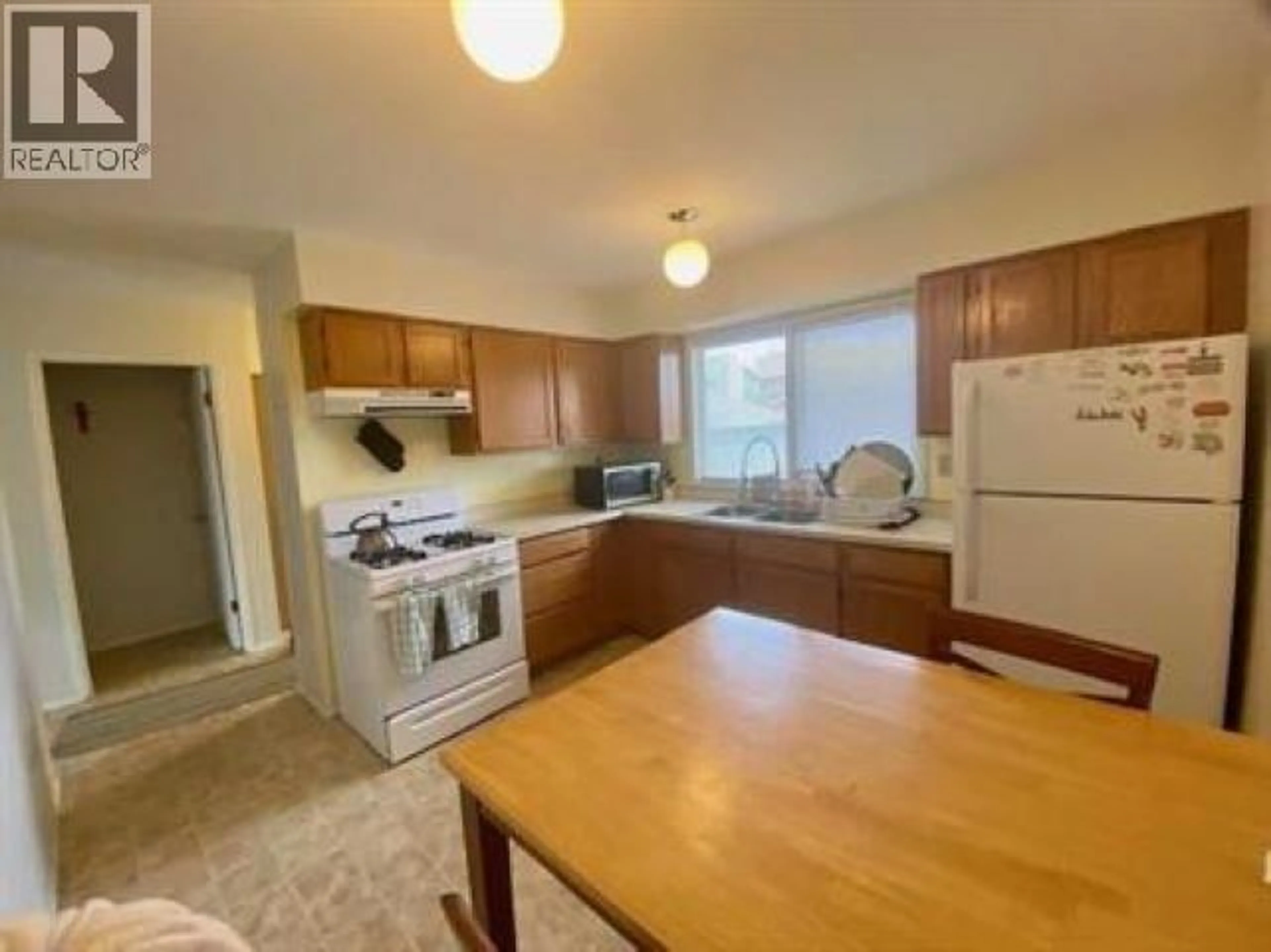 Standard kitchen, unknown for 24 - 5320 MOUNTAINVIEW DRIVE, Fort Nelson British Columbia V0C1R0