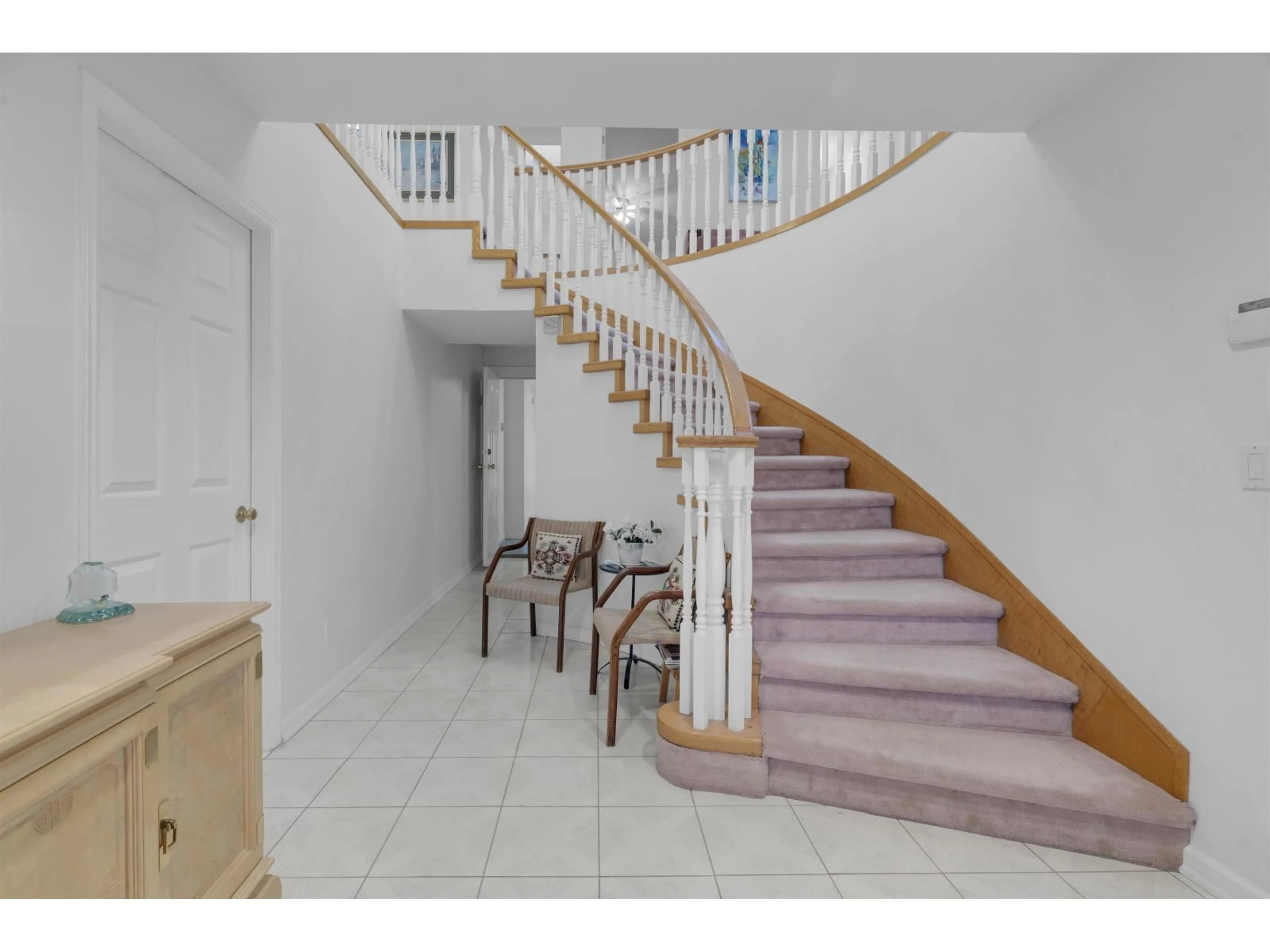 Unknown for 14296 90A AVENUE, Surrey British Columbia V3V7X9