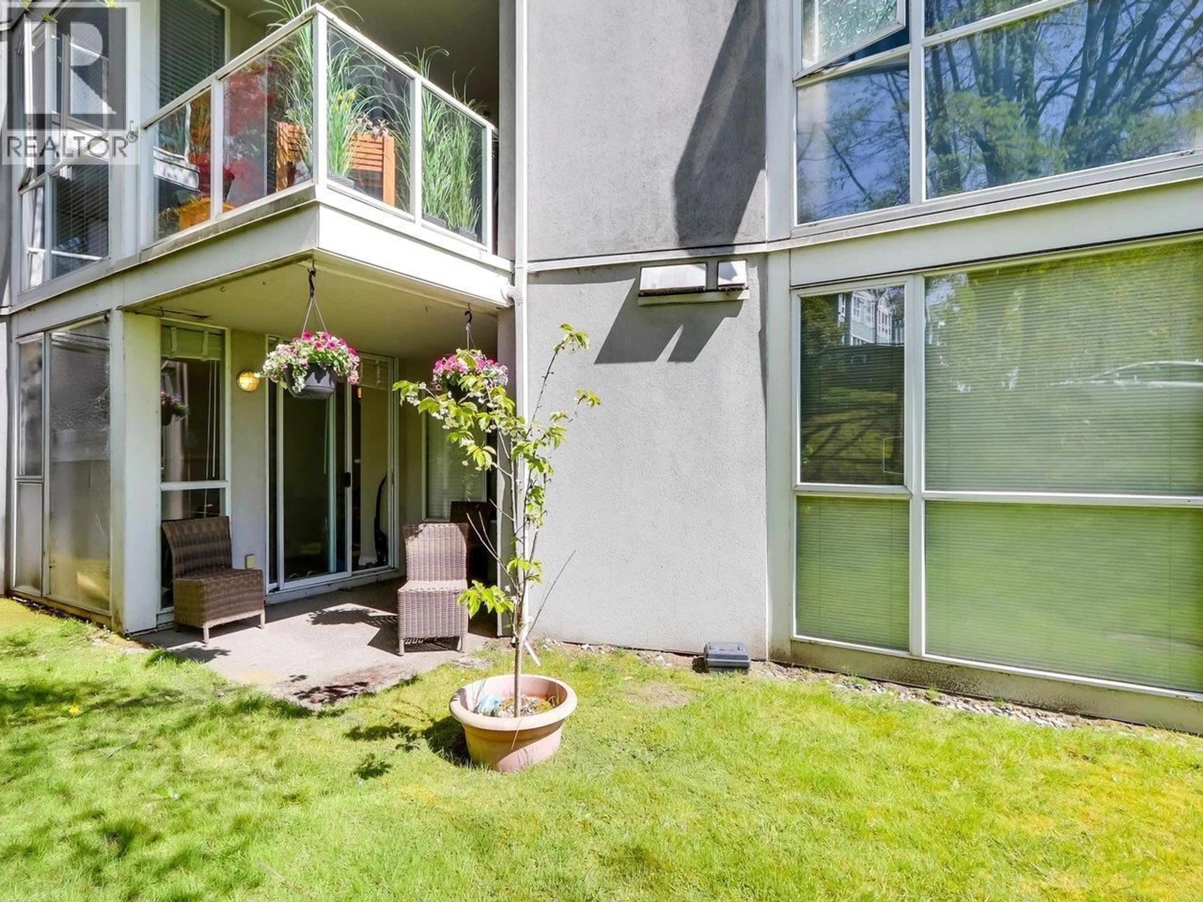Patio, street for 3 - 8420 JELLICOE STREET, Vancouver British Columbia V5S4T1