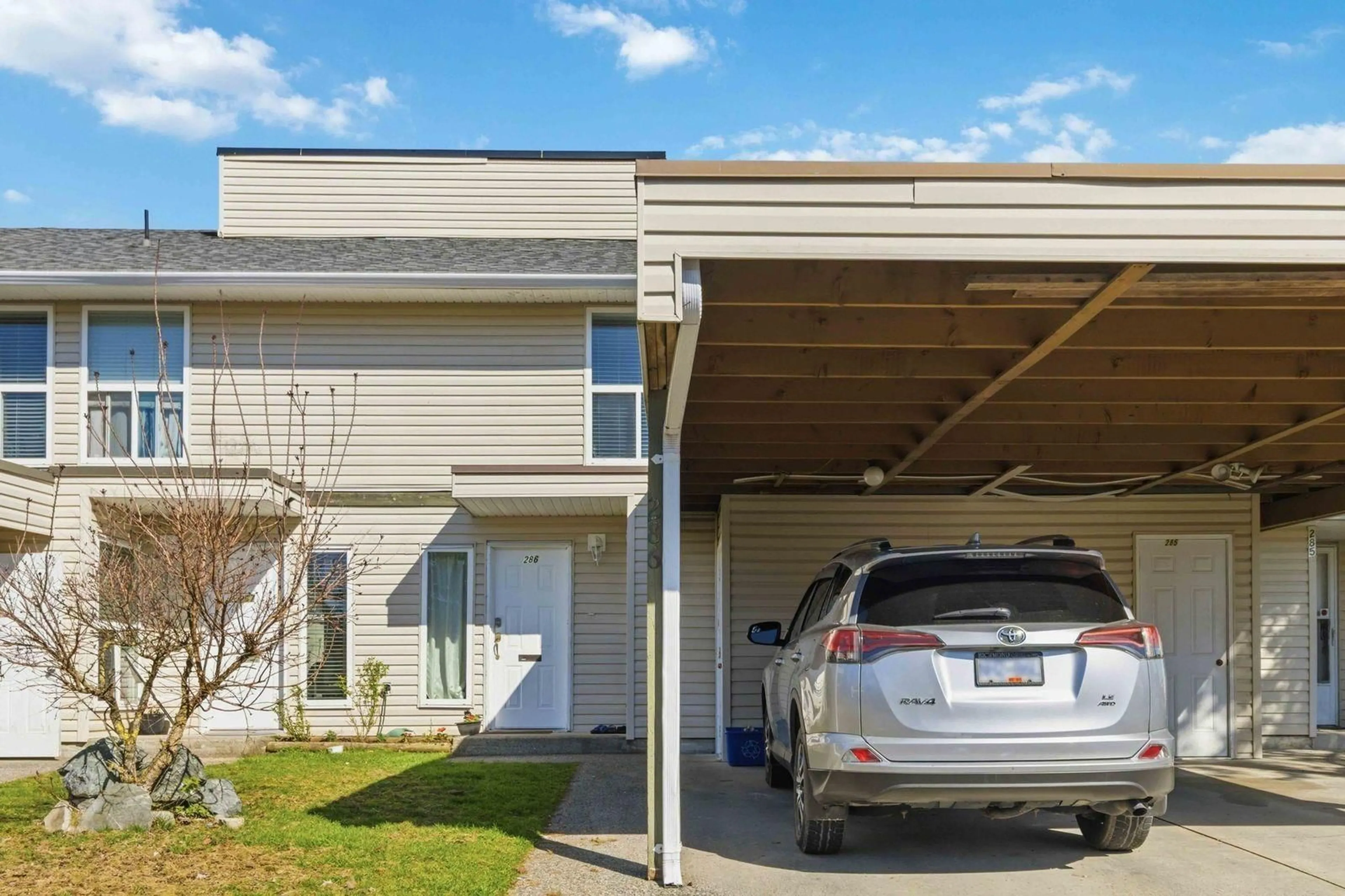 Home with vinyl exterior material, street for 286 - 32550 MACLURE ROAD, Abbotsford British Columbia V2T4N3