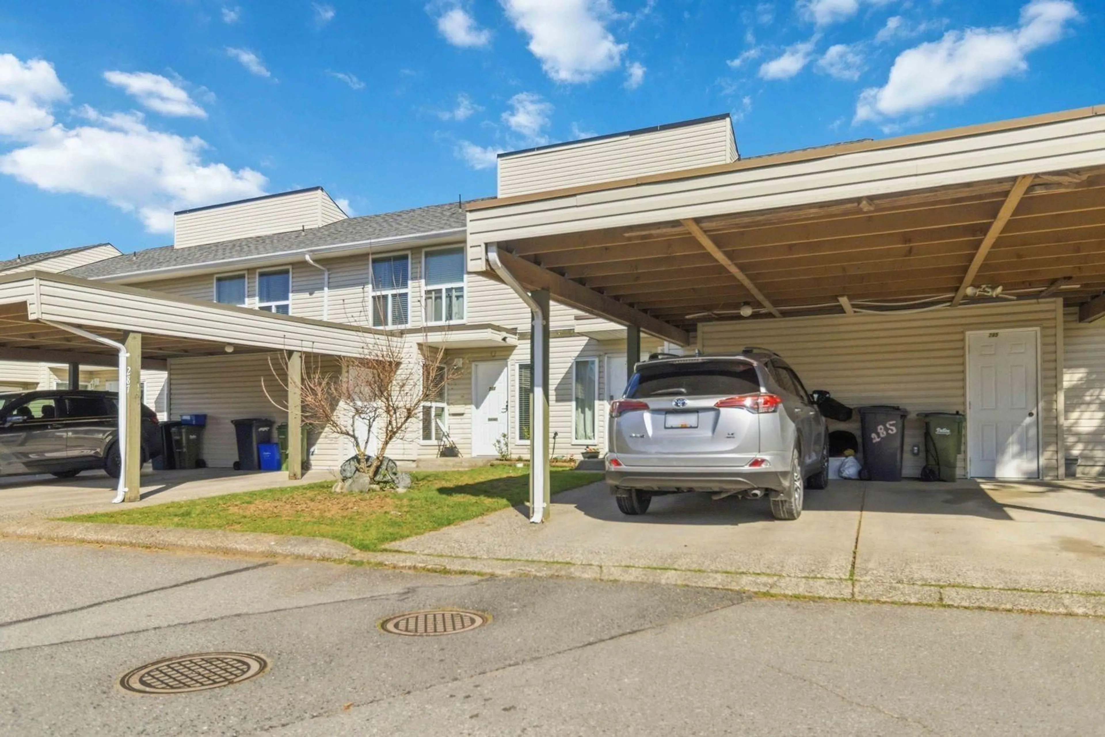 Indoor garage for 286 - 32550 MACLURE ROAD, Abbotsford British Columbia V2T4N3