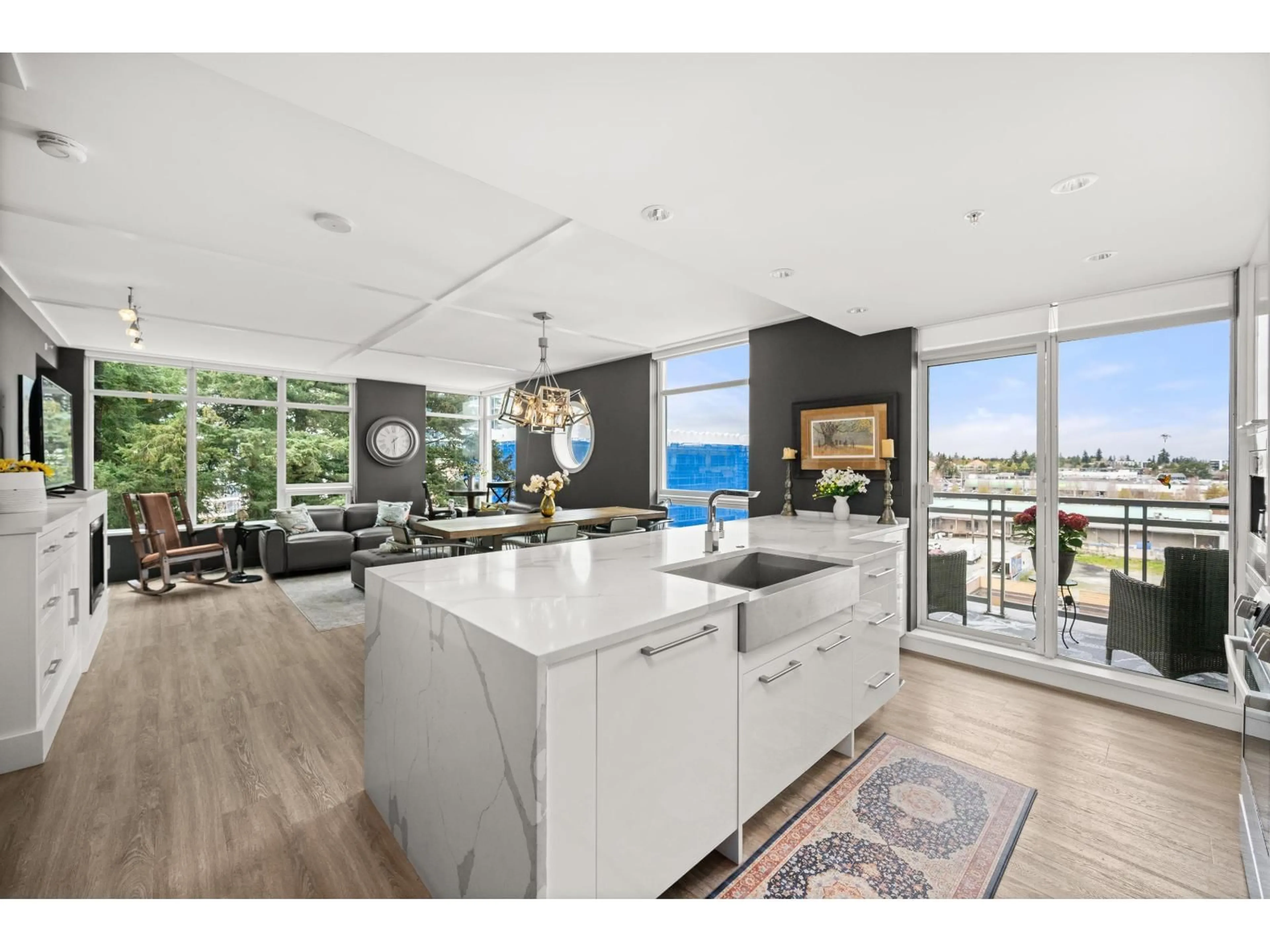 Open concept kitchen, unknown for 604 - 15152 RUSSELL AVENUE, White Rock British Columbia V4B0A3