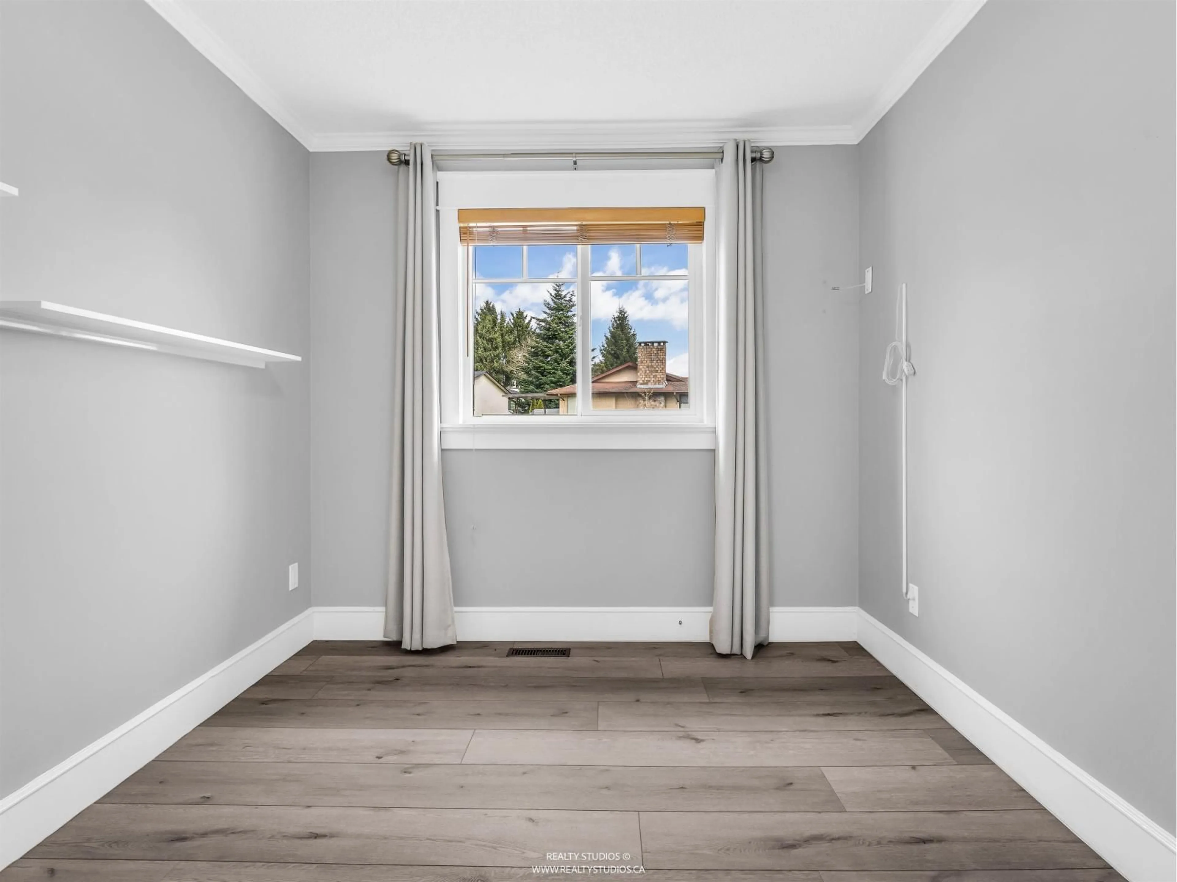 A pic of a room for 13258 65B AVENUE, Surrey British Columbia V3W7Y7