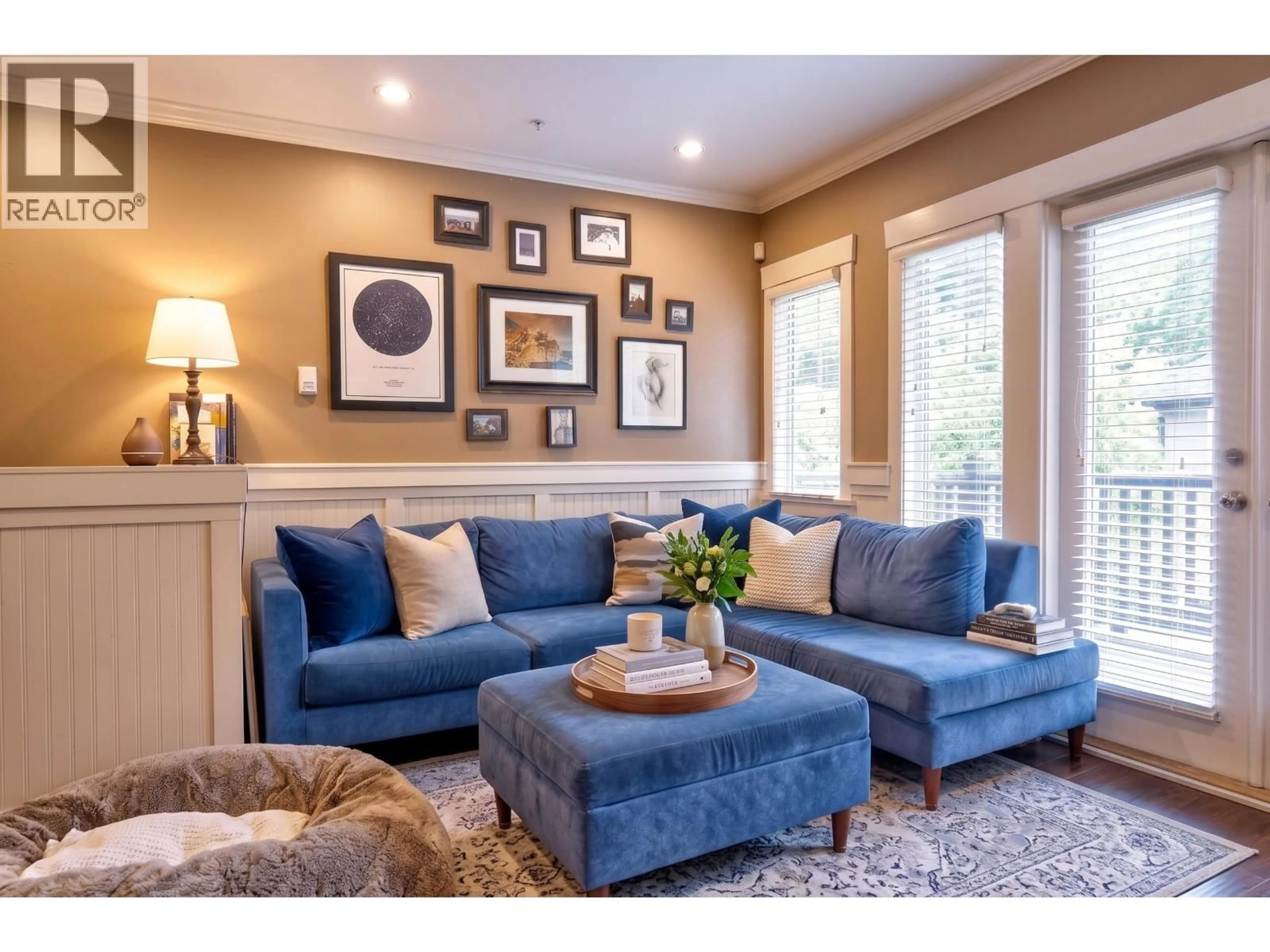 Living room with furniture, unknown for 208 13TH AVENUE, Vancouver British Columbia V5Y1V9