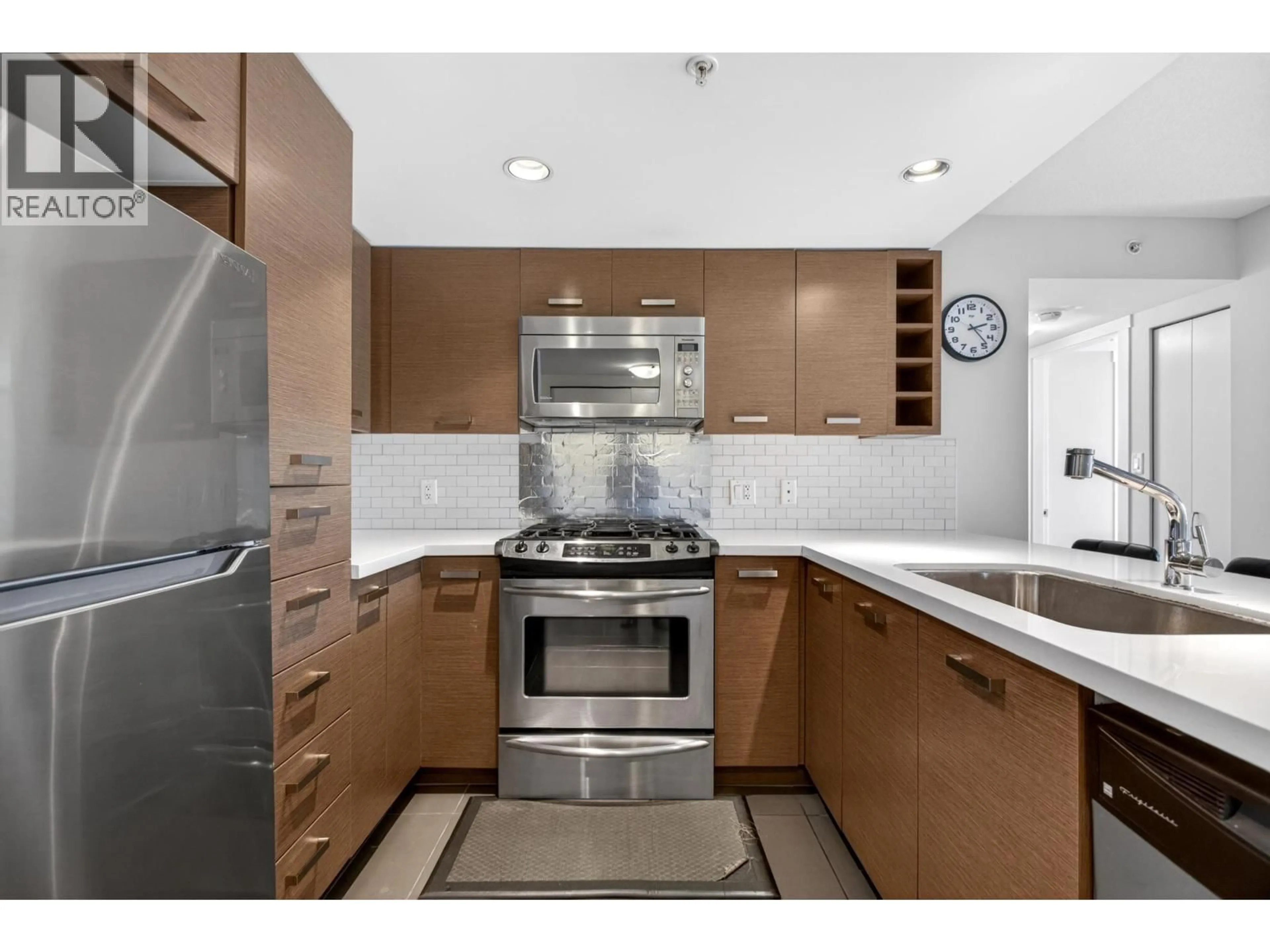 Standard kitchen, unknown for 1706 - 8033 SABA ROAD, Richmond British Columbia V6Y4M8