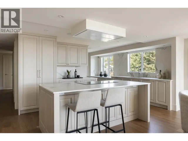 701 - 475 13TH STREET, West Vancouver 3