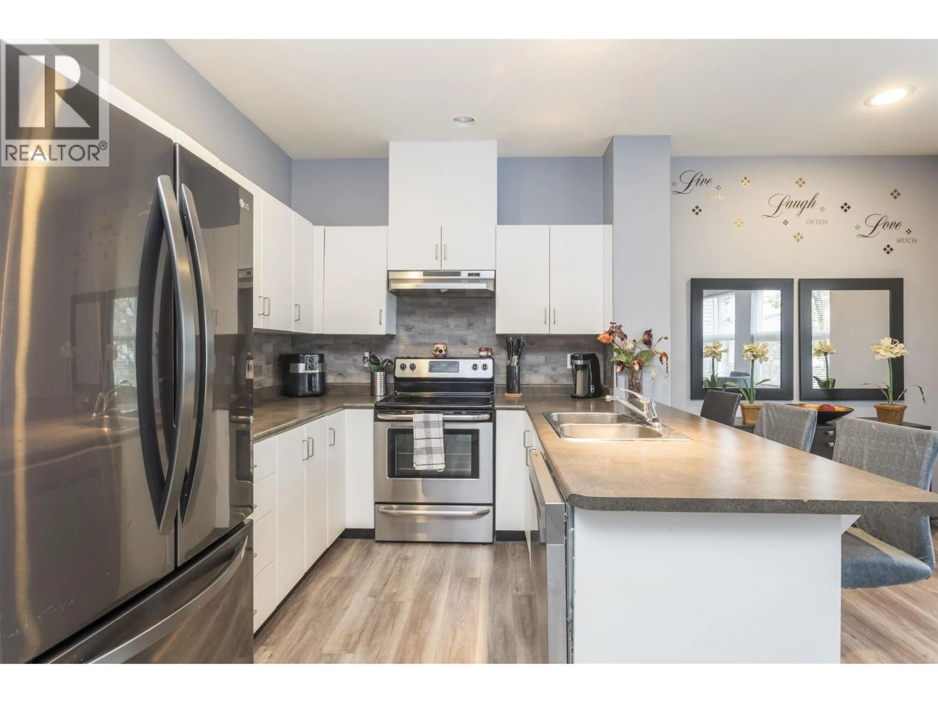 Open concept kitchen, unknown for 106 - 1055 RIVERWOOD GATE, Port Coquitlam British Columbia V3B8C3