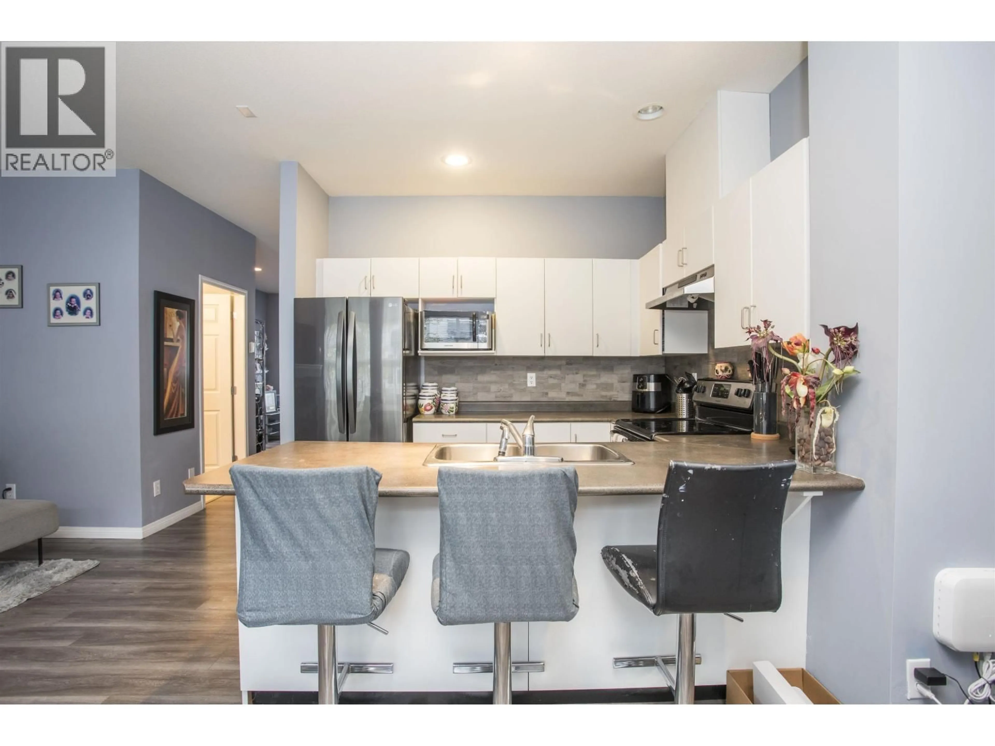 Open concept kitchen, unknown for 106 - 1055 RIVERWOOD GATE, Port Coquitlam British Columbia V3B8C3
