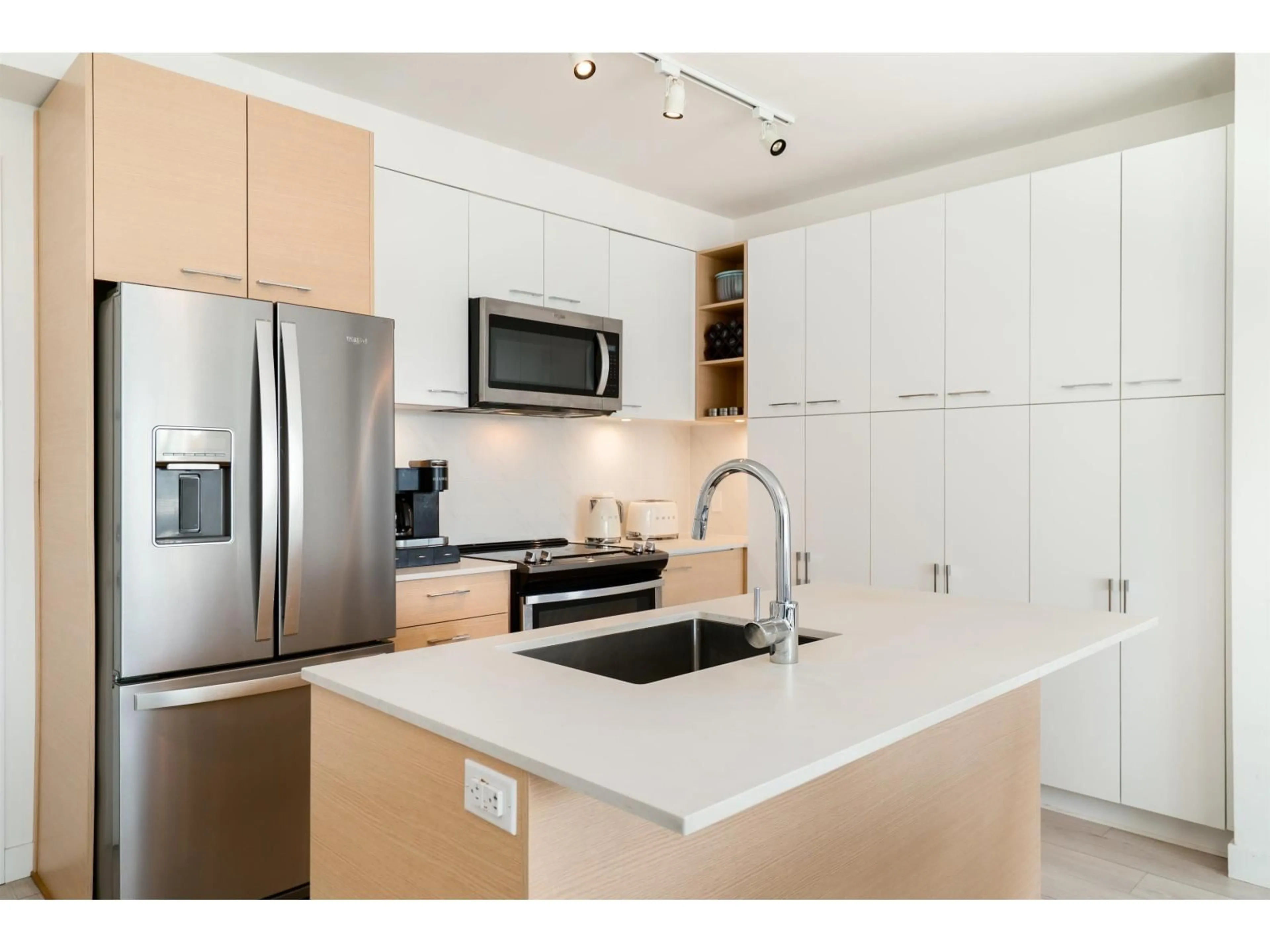 Unknown for 225 - 13963 105 BOULEVARD, Surrey British Columbia V3T0M9