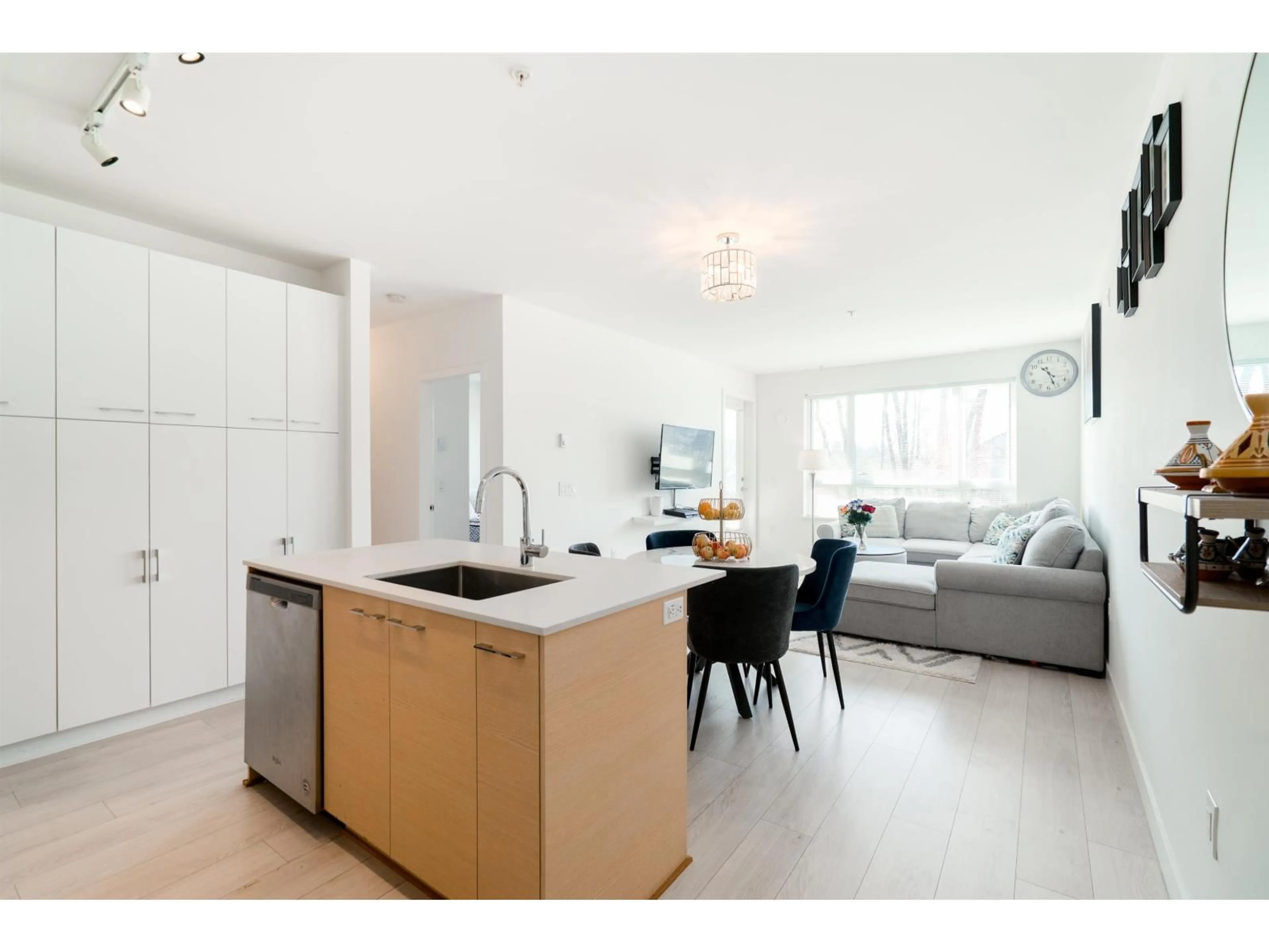 Open concept kitchen, unknown for 225 - 13963 105 BOULEVARD, Surrey British Columbia V3T0M9