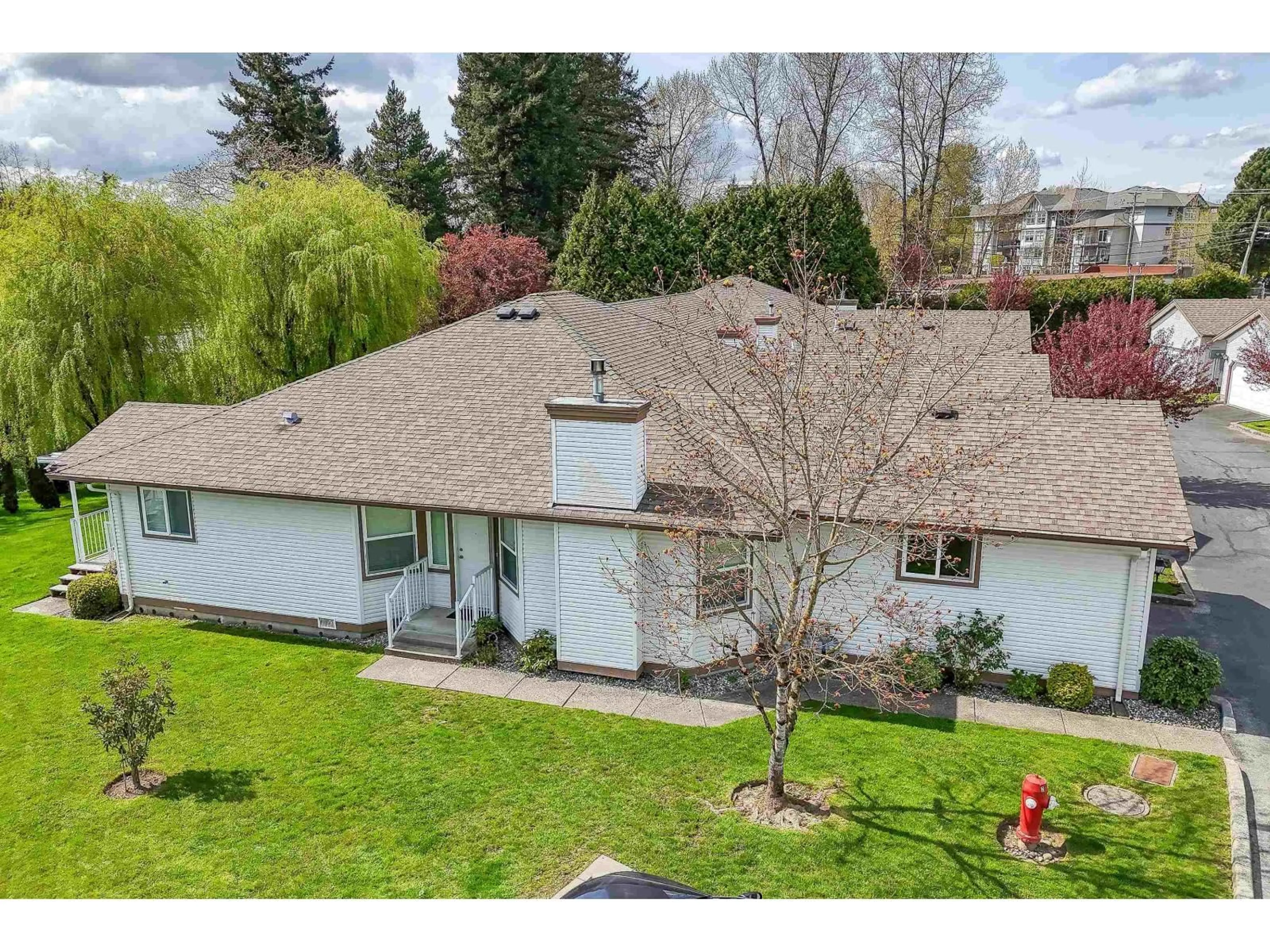 A pic from outside/outdoor area/front of a property/back of a property/a pic from drone, unknown for 33 - 27435 29A AVENUE, Langley British Columbia V4W3M4