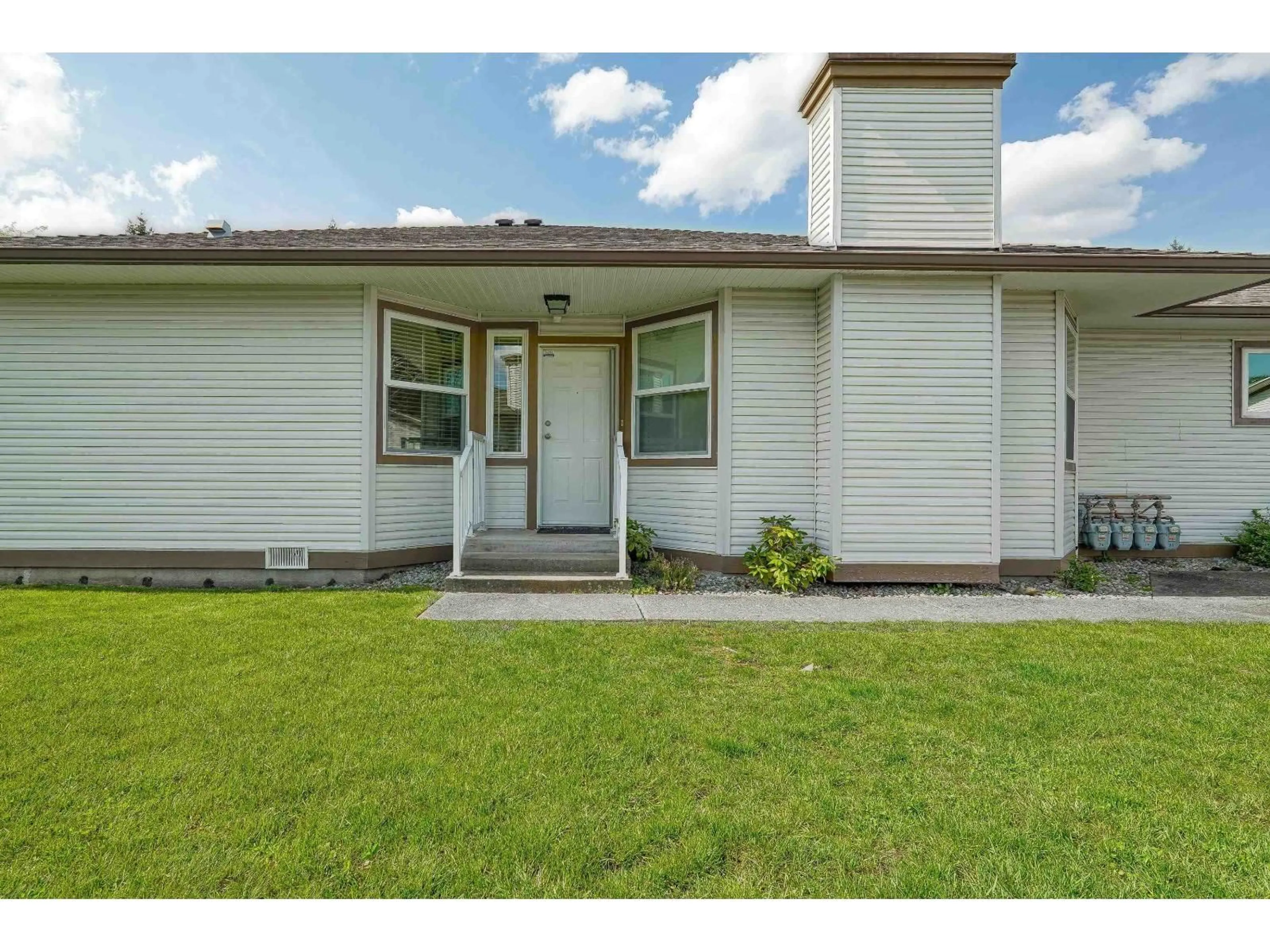 Unknown for 33 - 27435 29A AVENUE, Langley British Columbia V4W3M4