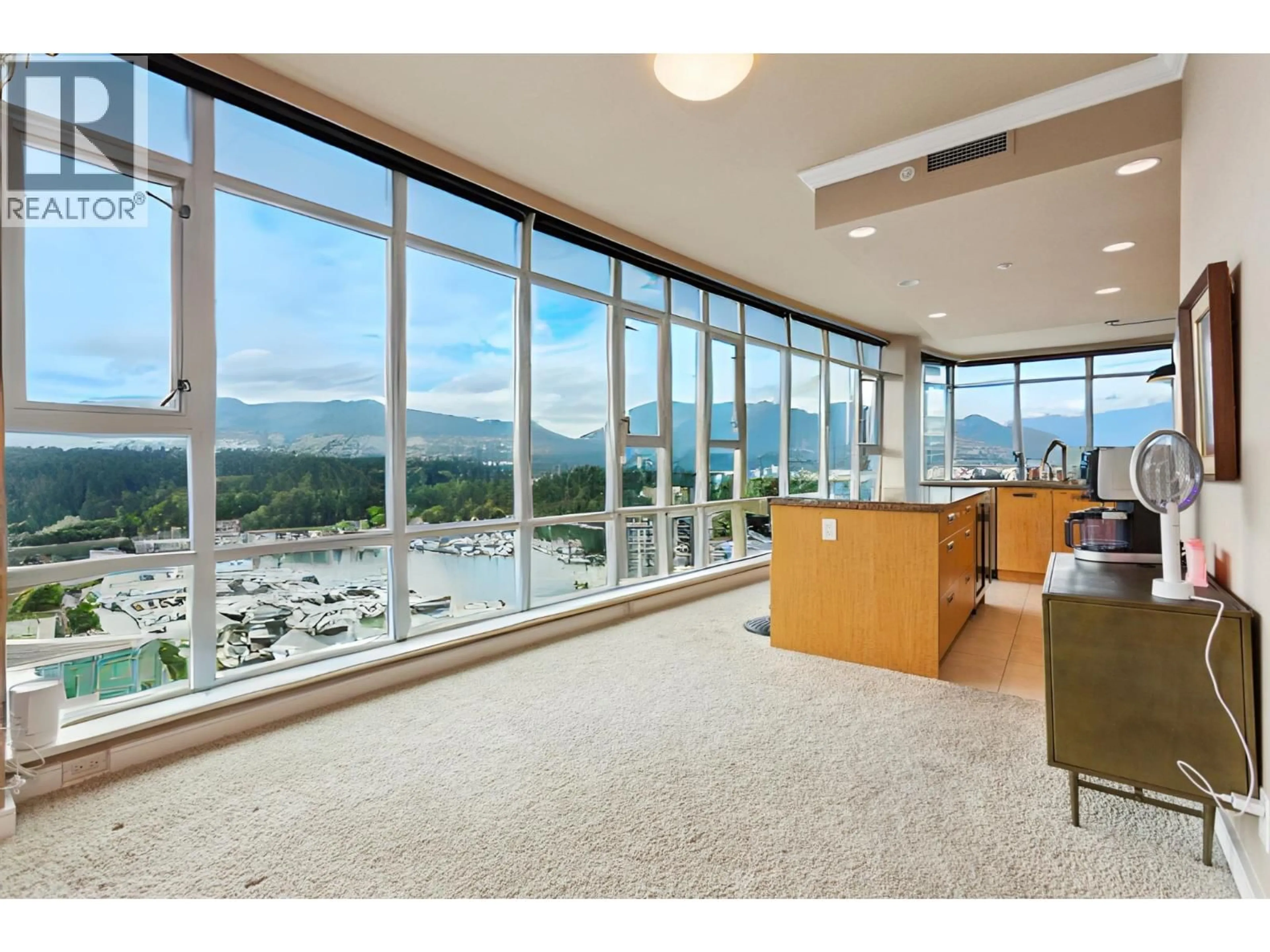 Indoor foyer for PH2501 - 1616 BAYSHORE DRIVE, Vancouver British Columbia V6G3L1
