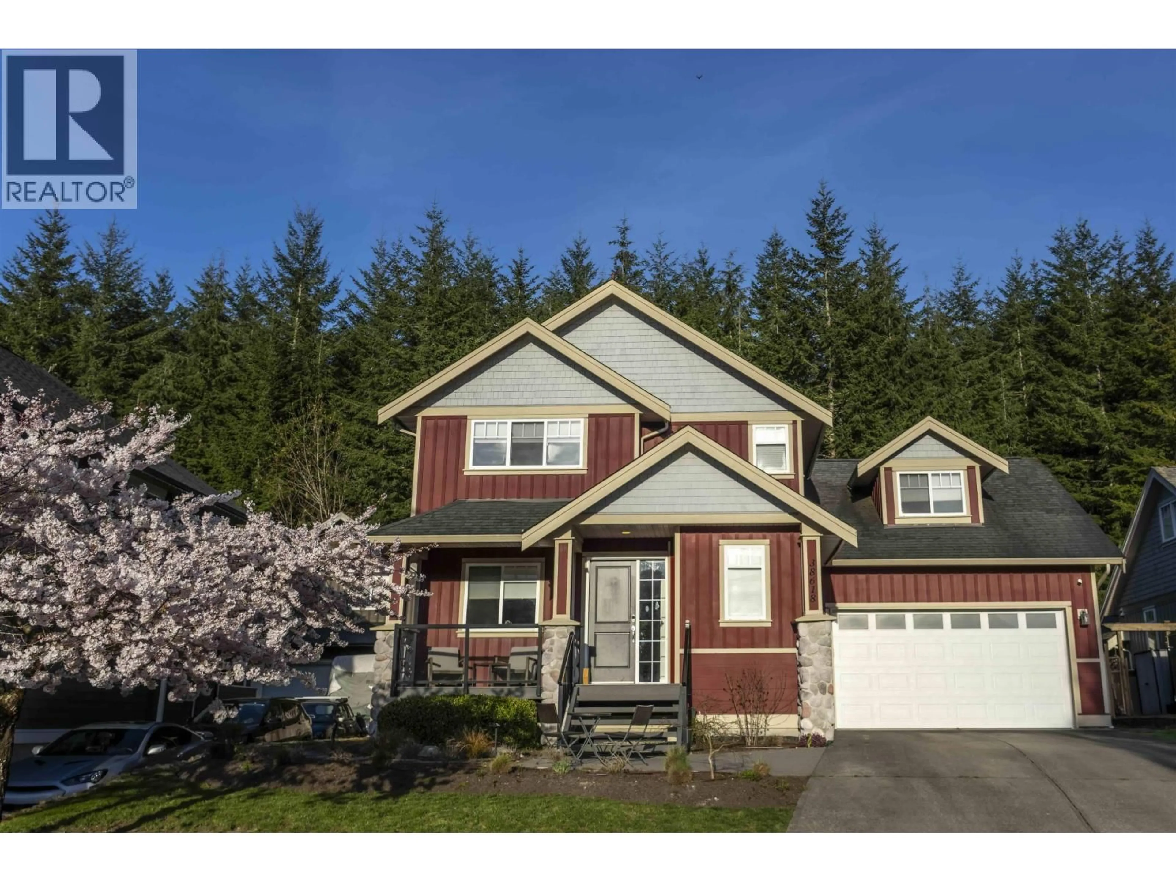 Home with vinyl exterior material, street for 38616 CHERRY DRIVE, Squamish British Columbia V8B0C2