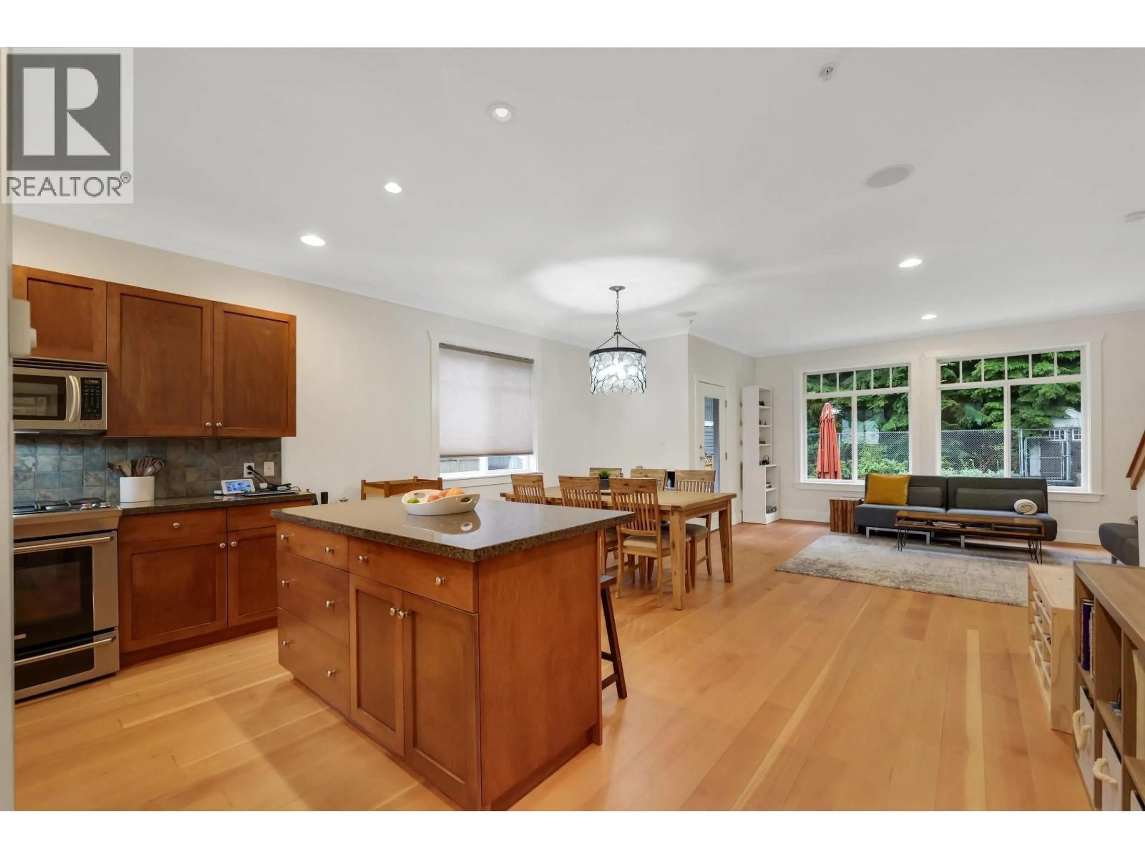 Open concept kitchen, unknown for 38616 CHERRY DRIVE, Squamish British Columbia V8B0C2