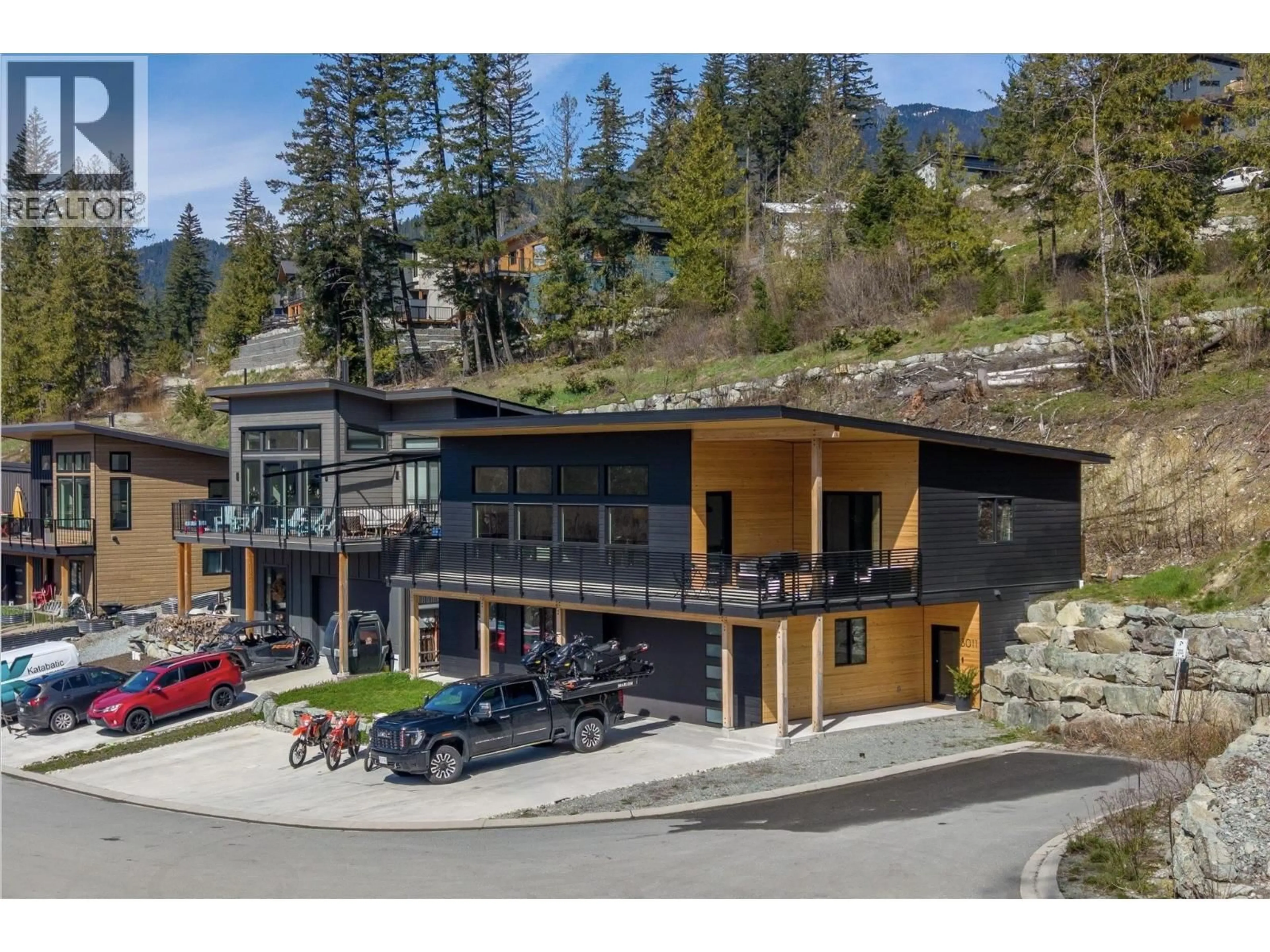 A pic from outside/outdoor area/front of a property/back of a property/a pic from drone, mountain view for 3011 TENQUILLE PLACE, Pemberton British Columbia V0N2L3